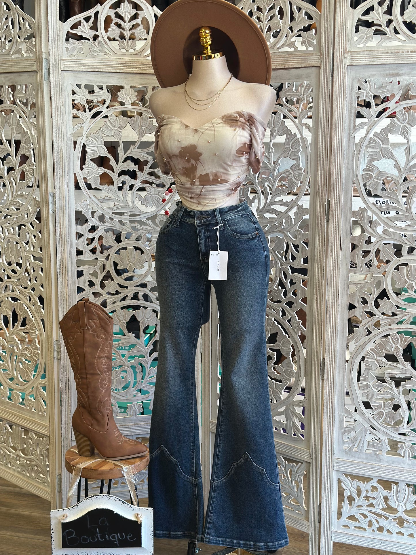 Dark Flare Embroidered Jeans-Stretchy Estira