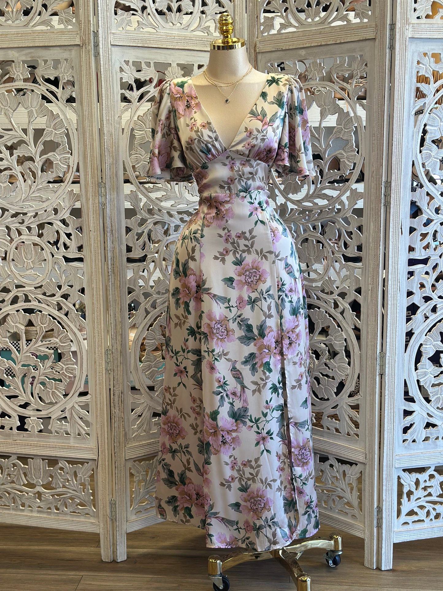 Petal Foral V Dress-No Estira, Not Stretchy