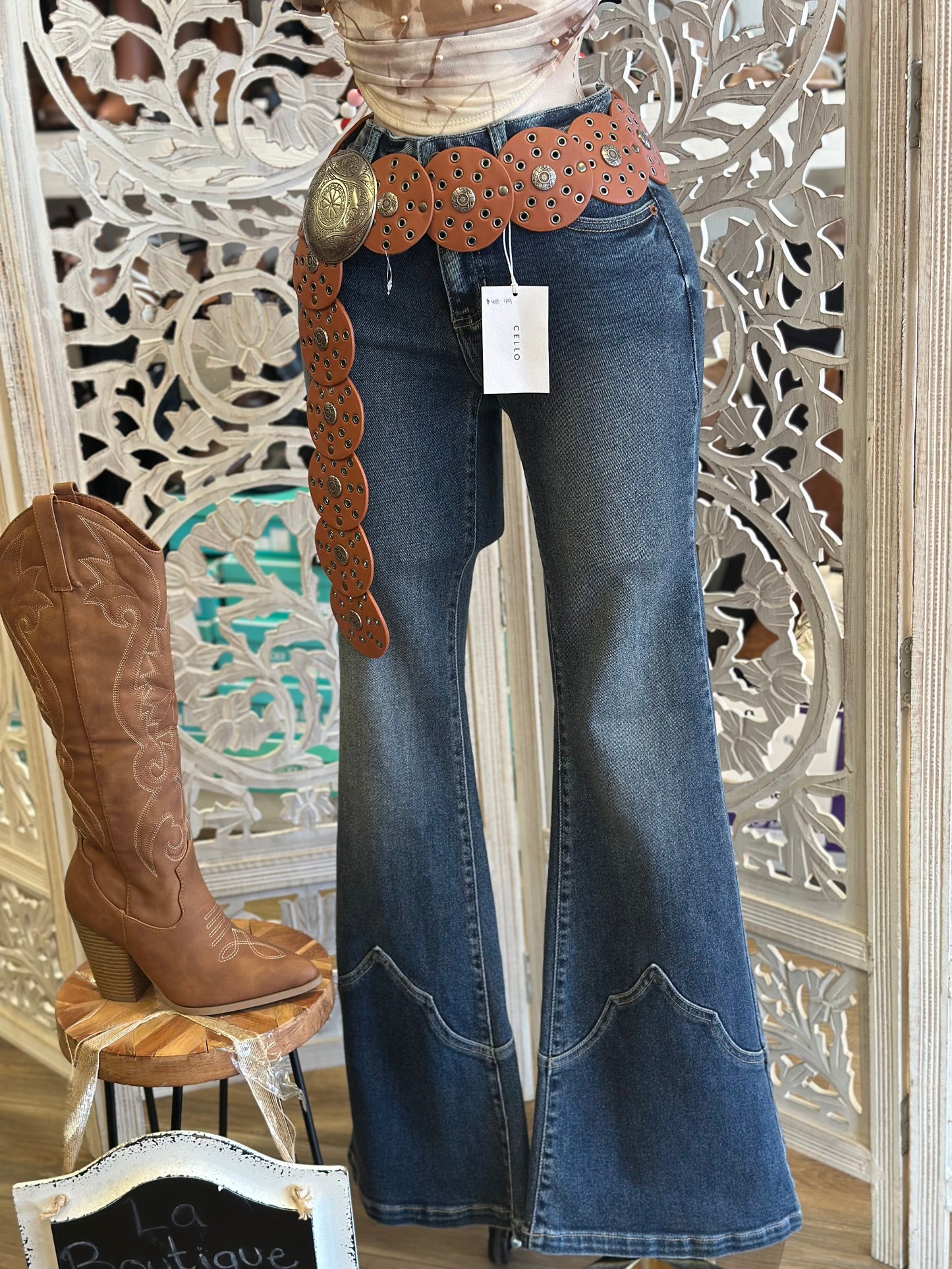Dark Flare Embroidered Jeans-Stretchy Estira