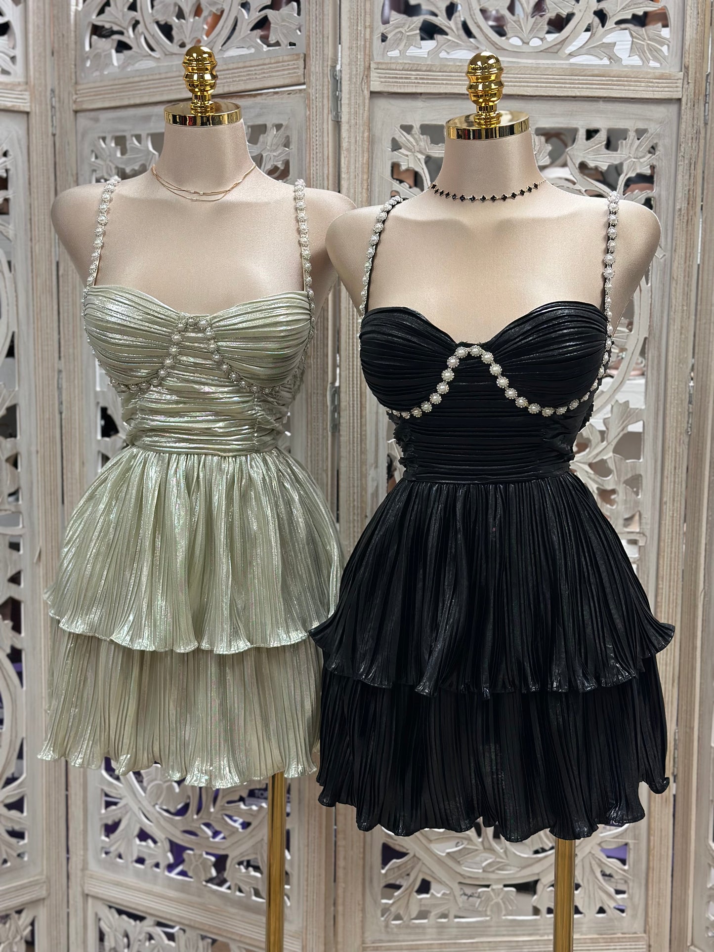 Metallic Pleated Mini Dress- Slightly Stretchy,no estira