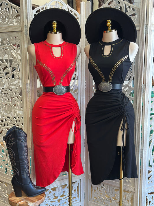 Studded Oval Neck Ruched Dress- Stretchy súper estrés