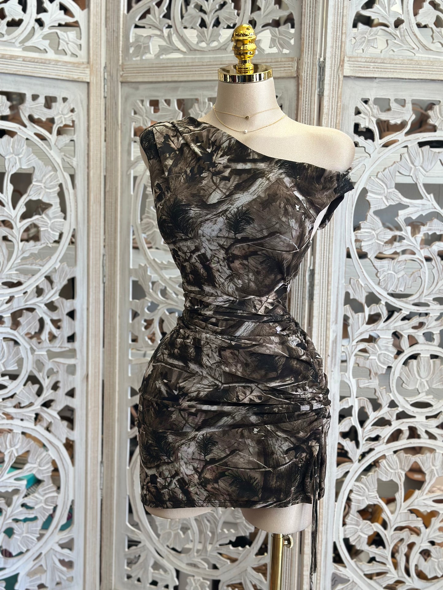 Deep Brush Pattern Asymmetrical Mini Dress- Stretchy,Estira mucho