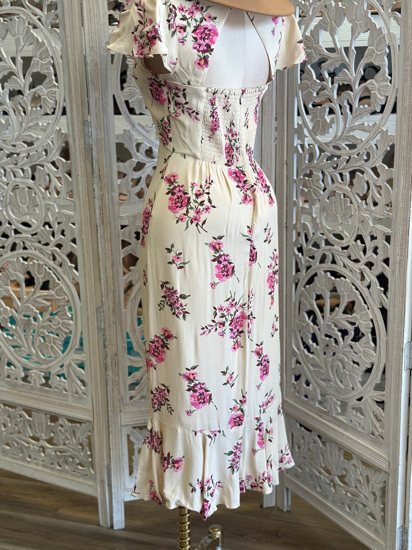 Smocked Floral Midi Dress-No Estira, Not Stretchy