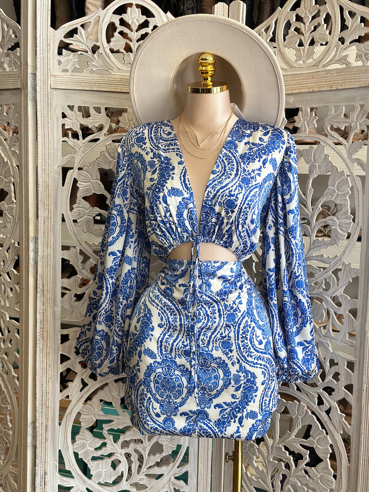Blue Pattern Cutout Mini Dress- Not Stretchy, No Estira