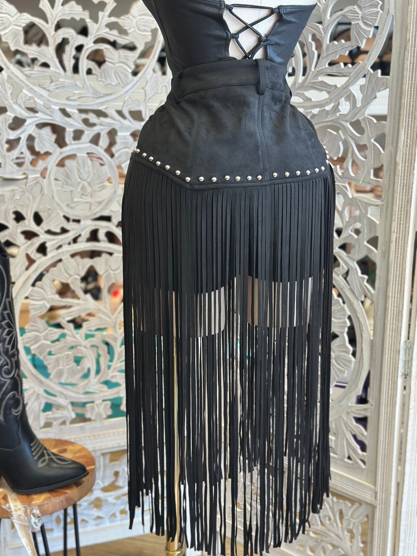 Studded Suede  Fringe Skort-no stretchy pero viene a su talla