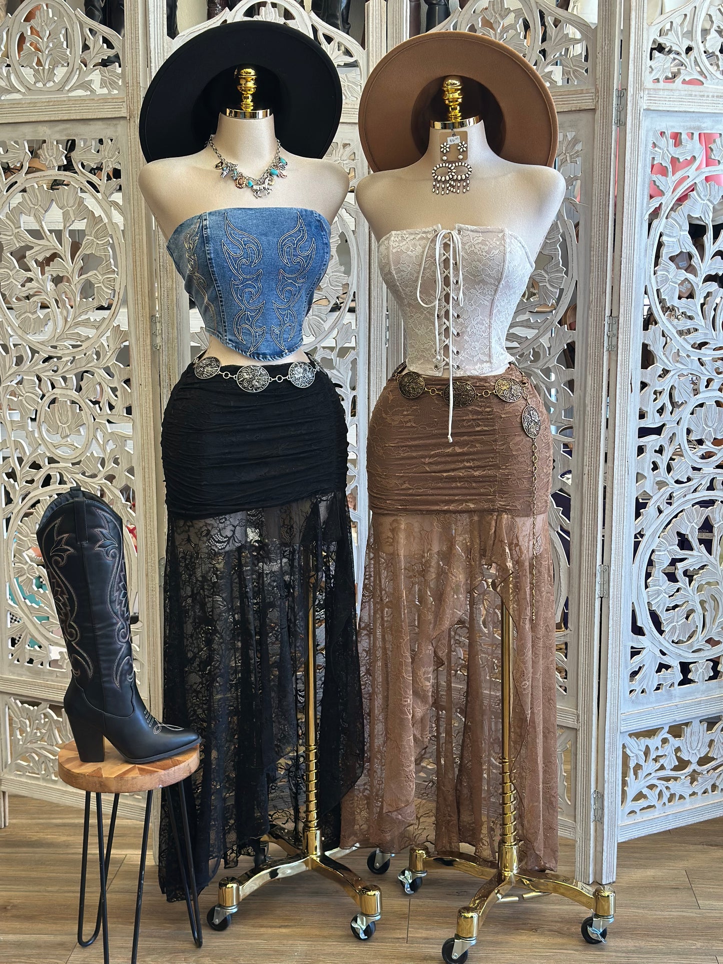 Lace Maxi Skirt-  Slightly Stretchy , Estira Poco