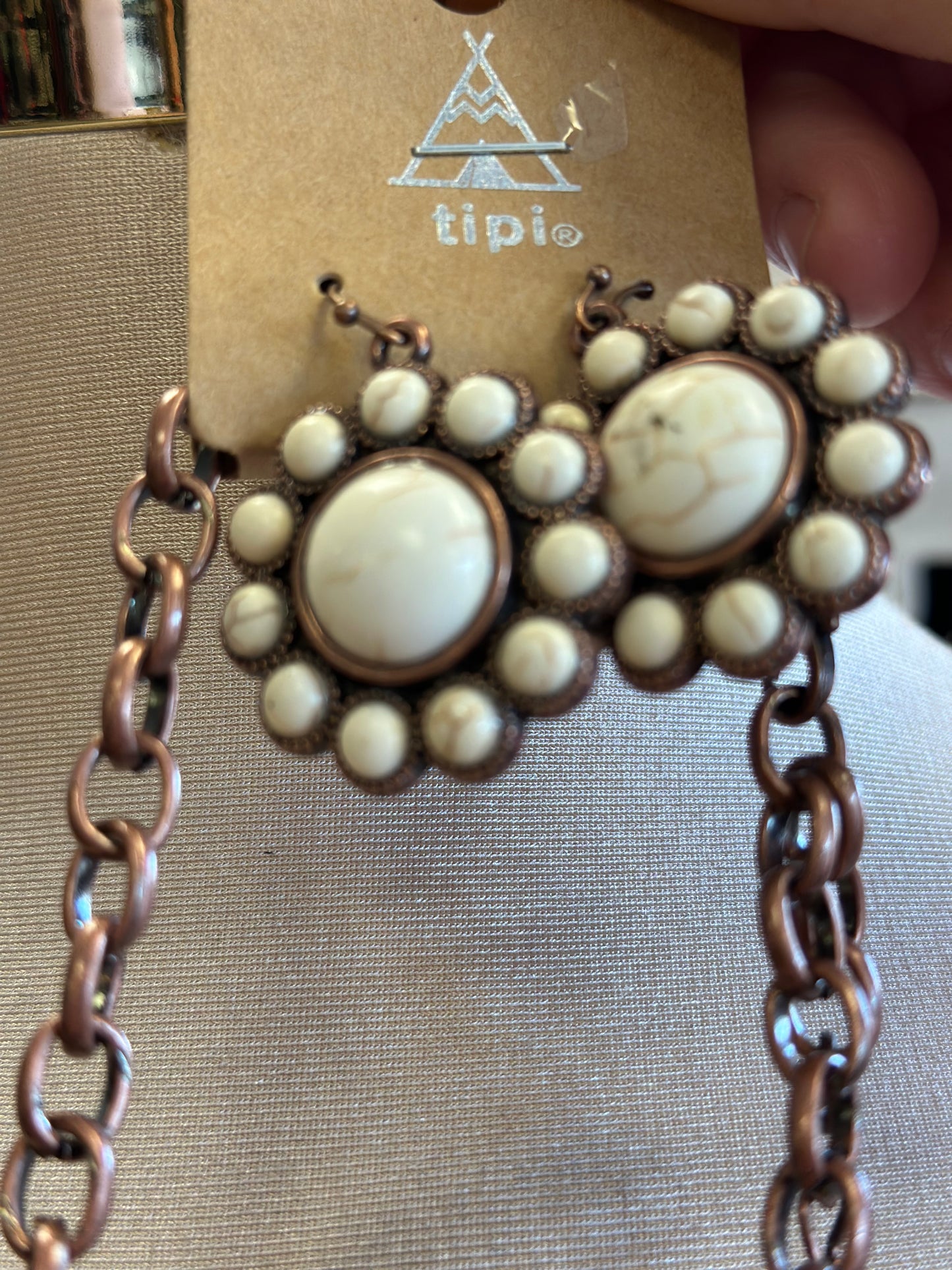 Ivory Flora Western Necklace and Earrings