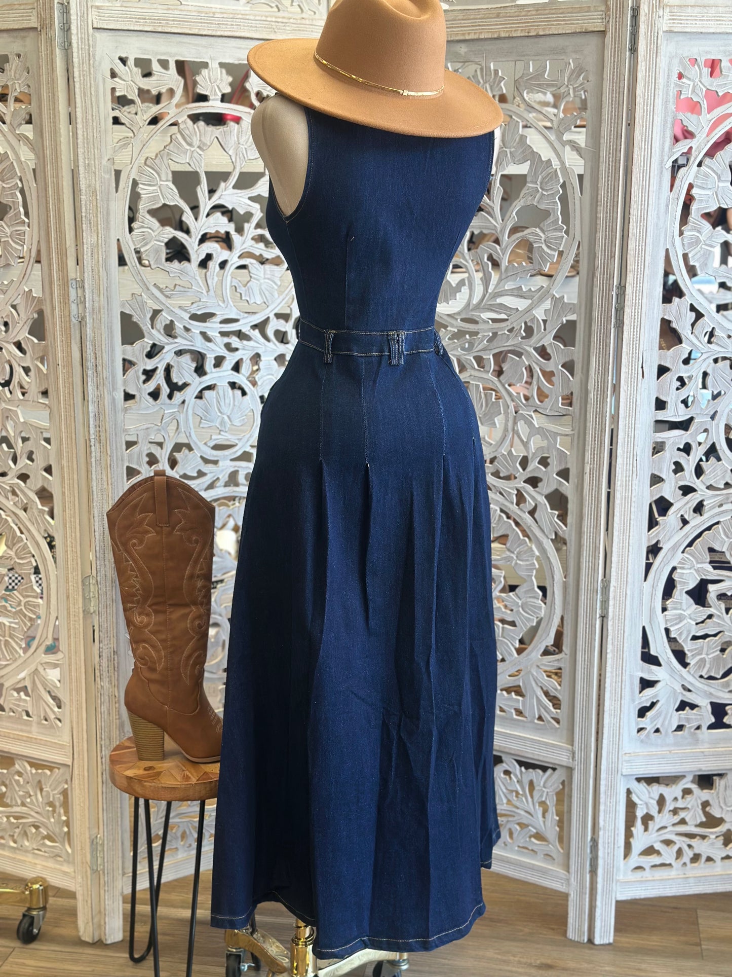 Gold Button Senses Denim Dress- Slightly Stretchy, Estira Poco