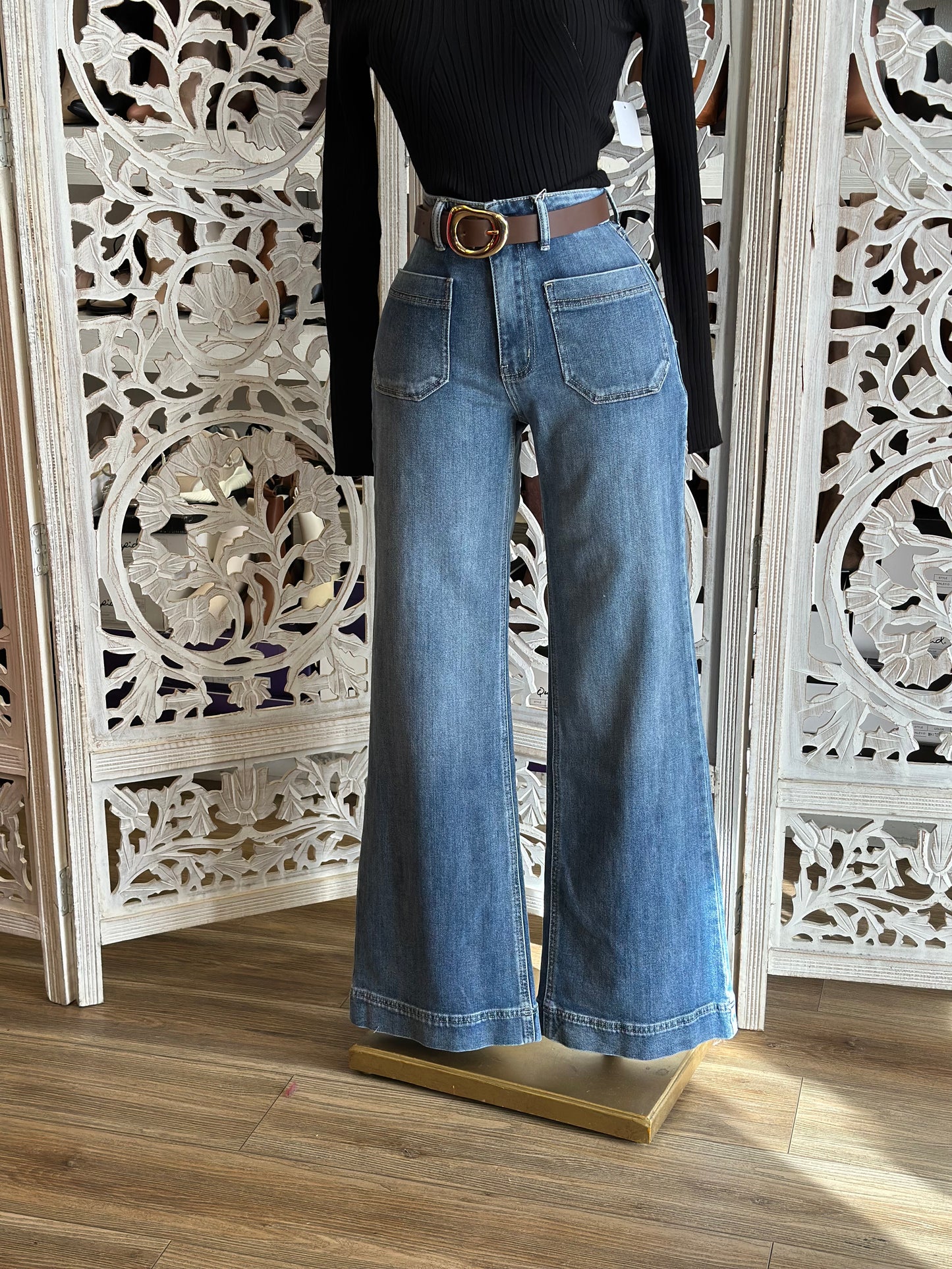 Stitch Pocket Denim Wide Leg Jeans - Stretchy, Estira