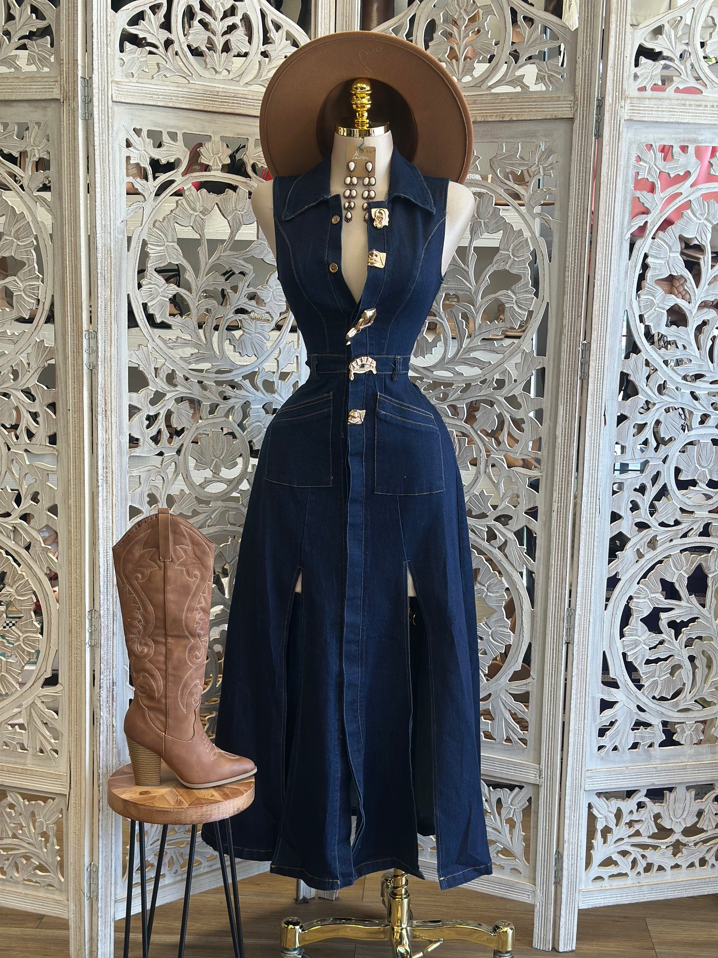 Gold Button Senses Denim Dress- Slightly Stretchy, Estira Poco