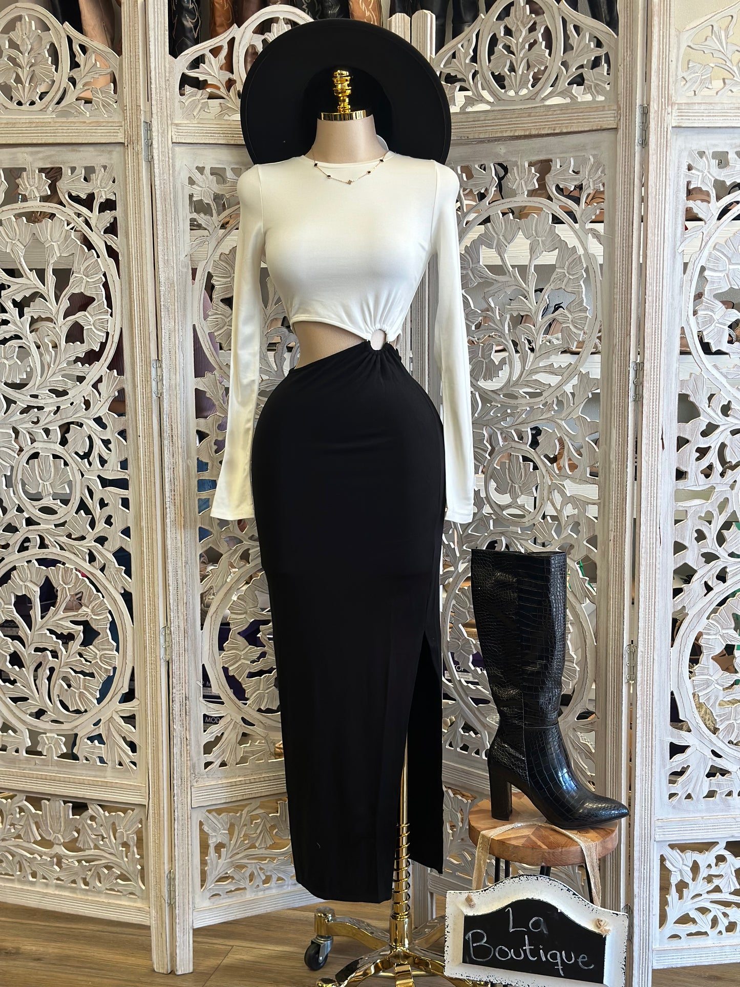 Hoop Cutout Midi Dress- Stretchy, Estira