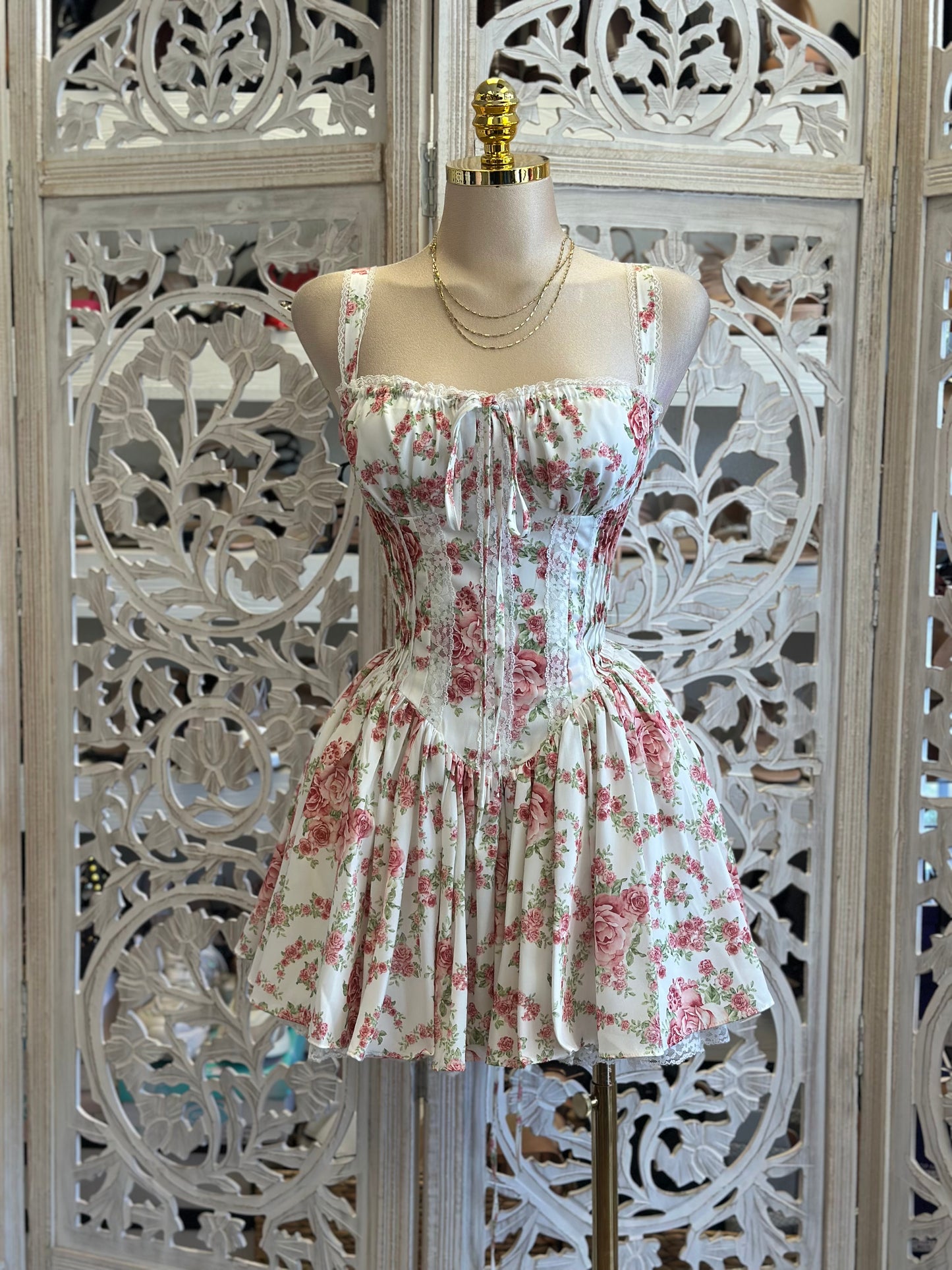Dainty Corset Floral Lace Mini Dress - No Estira, Not Stretchy