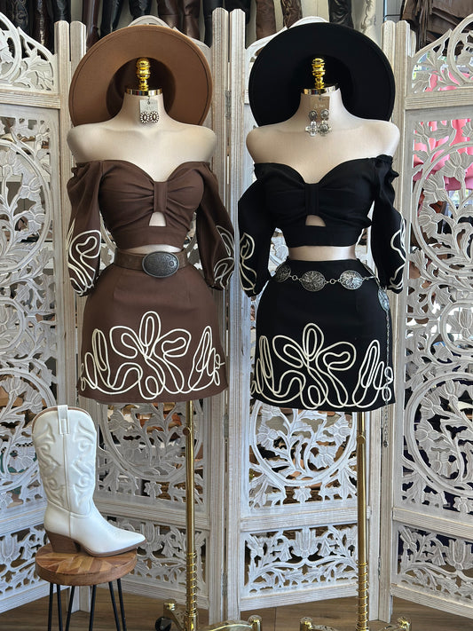 Flower Doodle Mini Skirt Set- Estira Poco, Slightly Stretchy