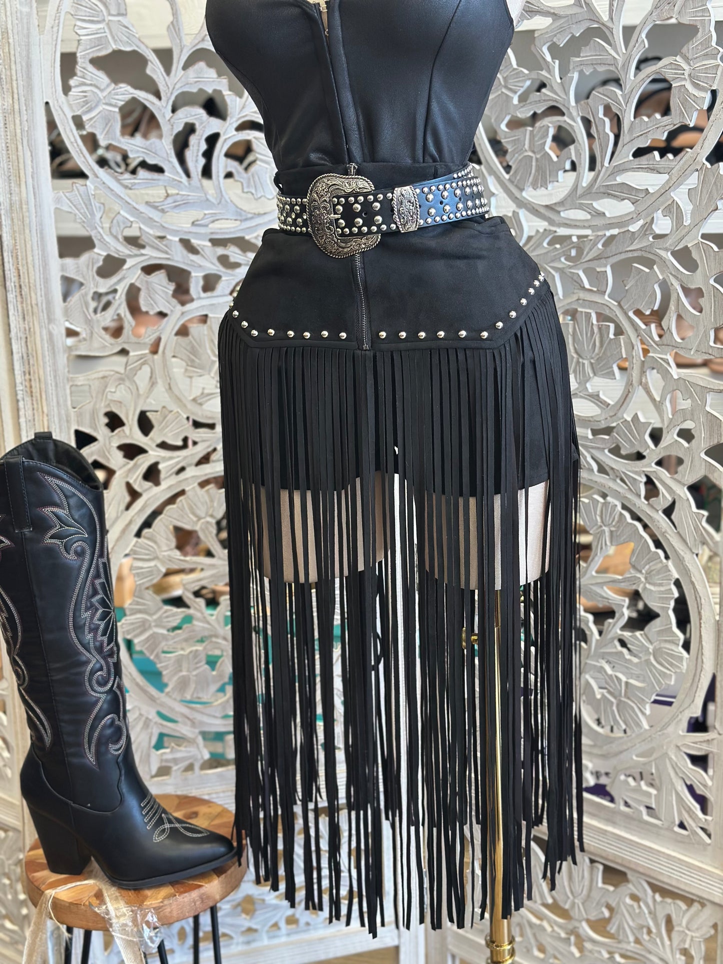 Studded Suede  Fringe Skort-no stretchy pero viene a su talla