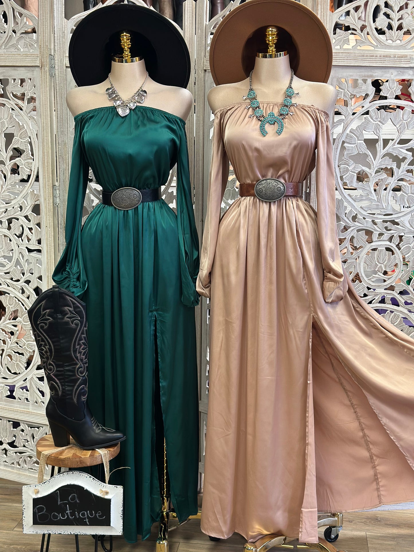 Satin Off Shoulder Maxi Dress- Stretchy from waist ,Estira de la cintura