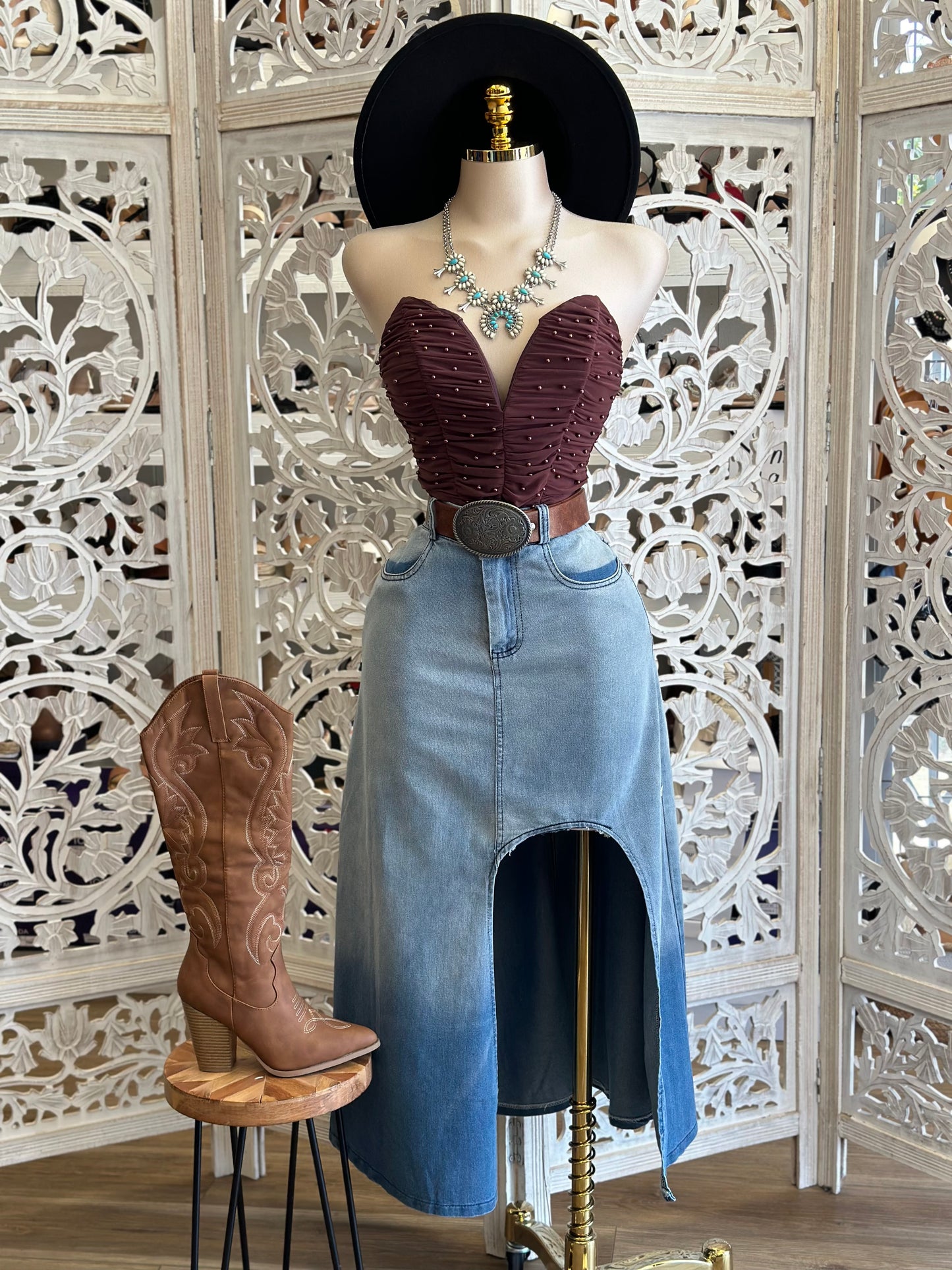 Denim Oval Slit Skirt- Estira Poco, Slightly Stretchy
