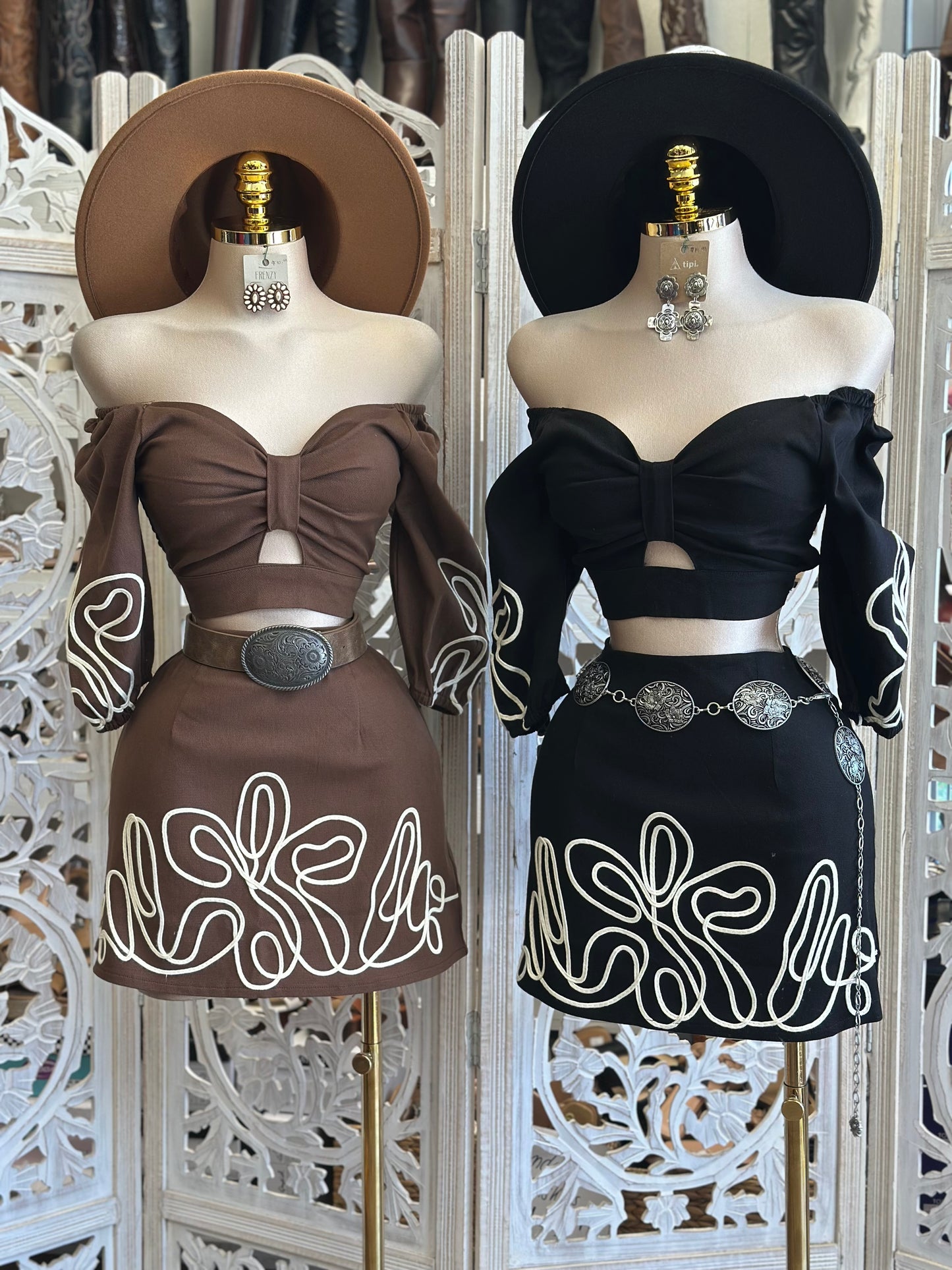 Flower Doodle Mini Skirt Set- Estira Poco, Slightly Stretchy