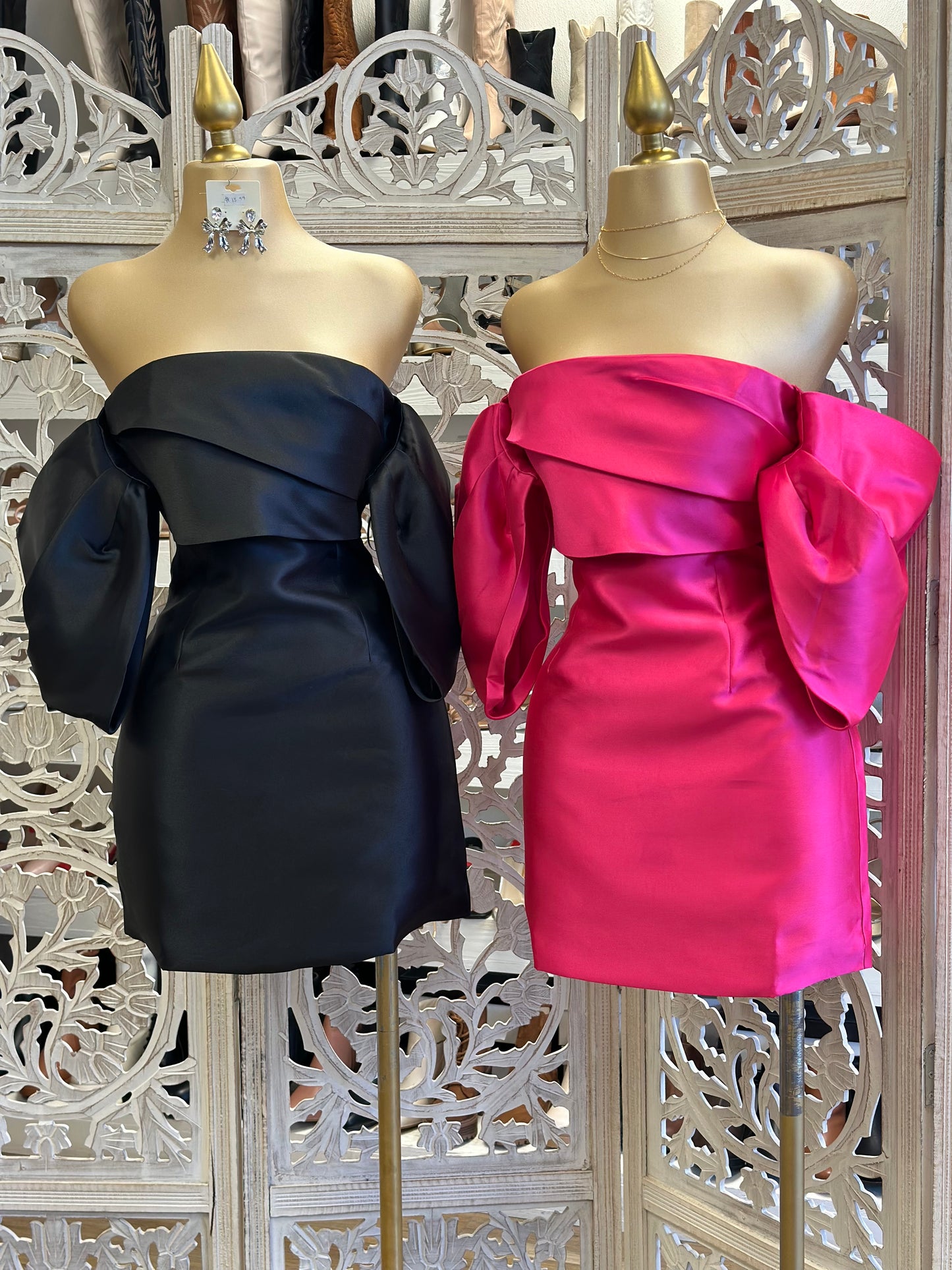 Exaggerated Sleeve Mini Dress- Not Stretchy 100% poliéster