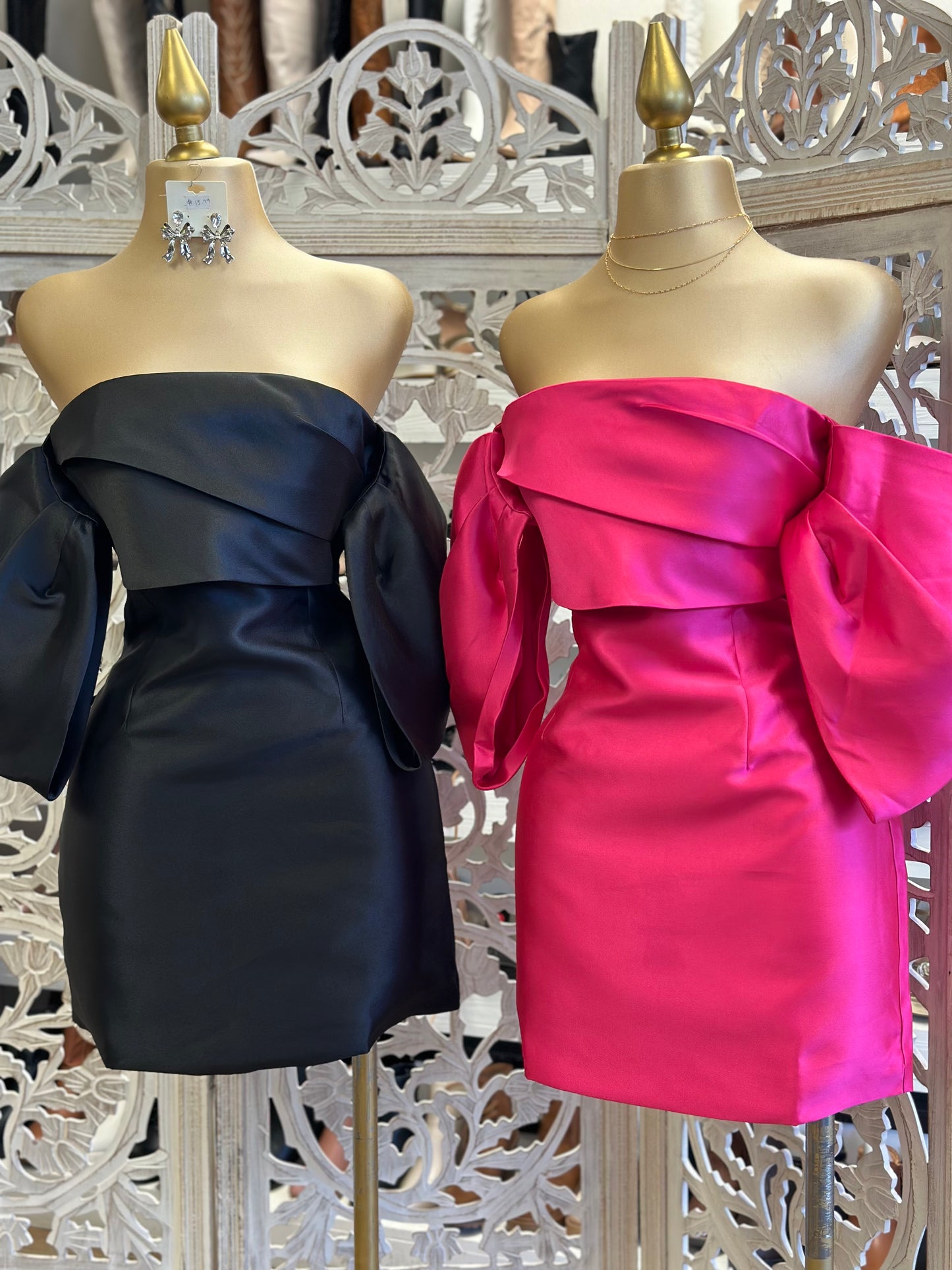 Exaggerated Sleeve Mini Dress- Not Stretchy 100% poliéster