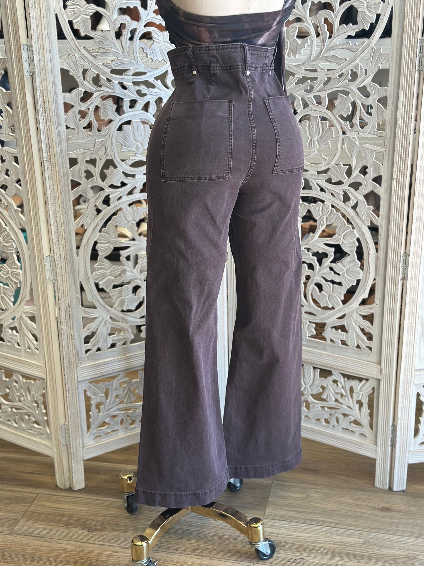 Ultra High Rise Wide Brown Washed Jeans - Stretchy, Estira