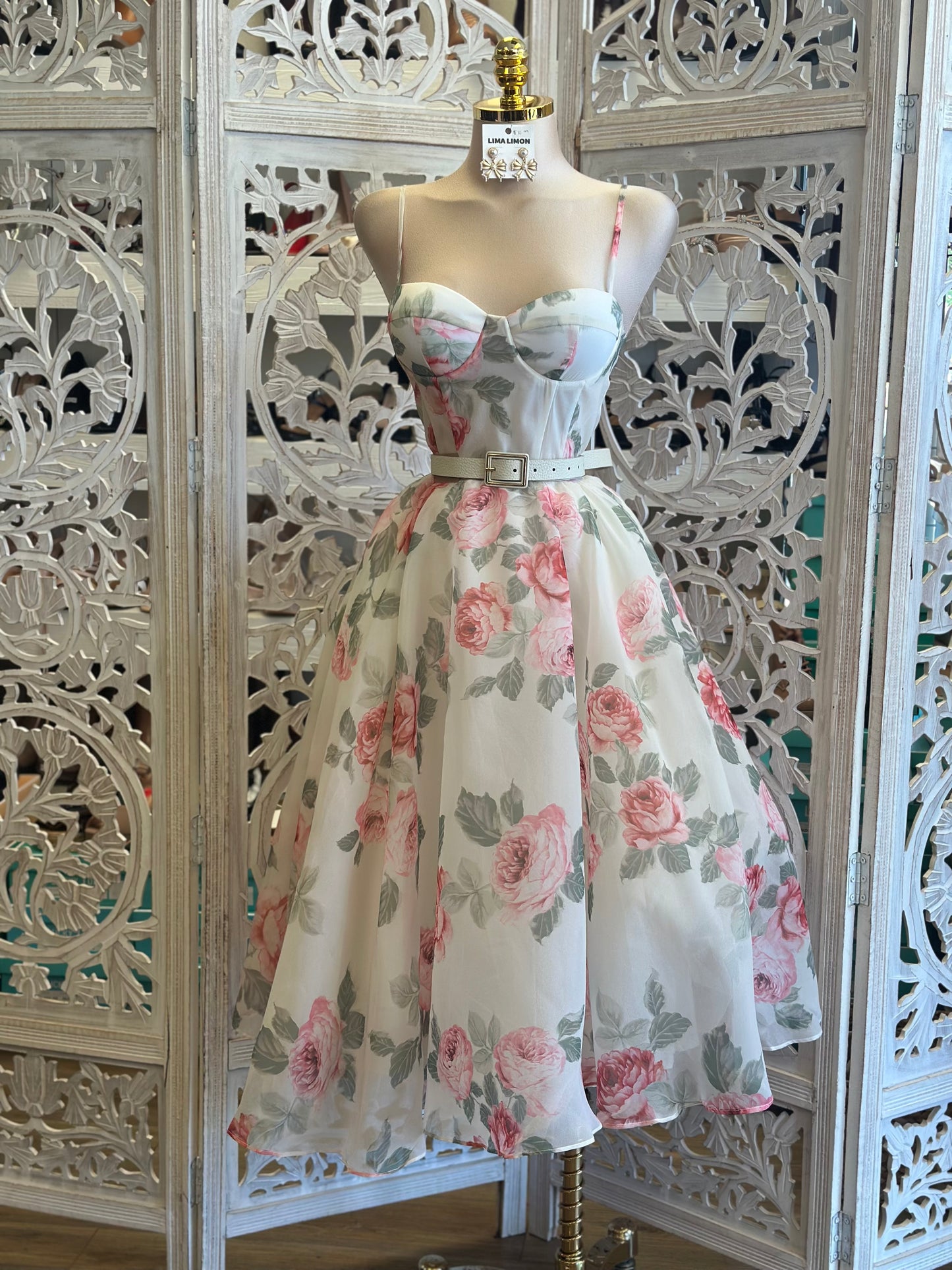 Puffy Floral Pastel Dress-No Estira, Not Stretchy.. cinto no incluido