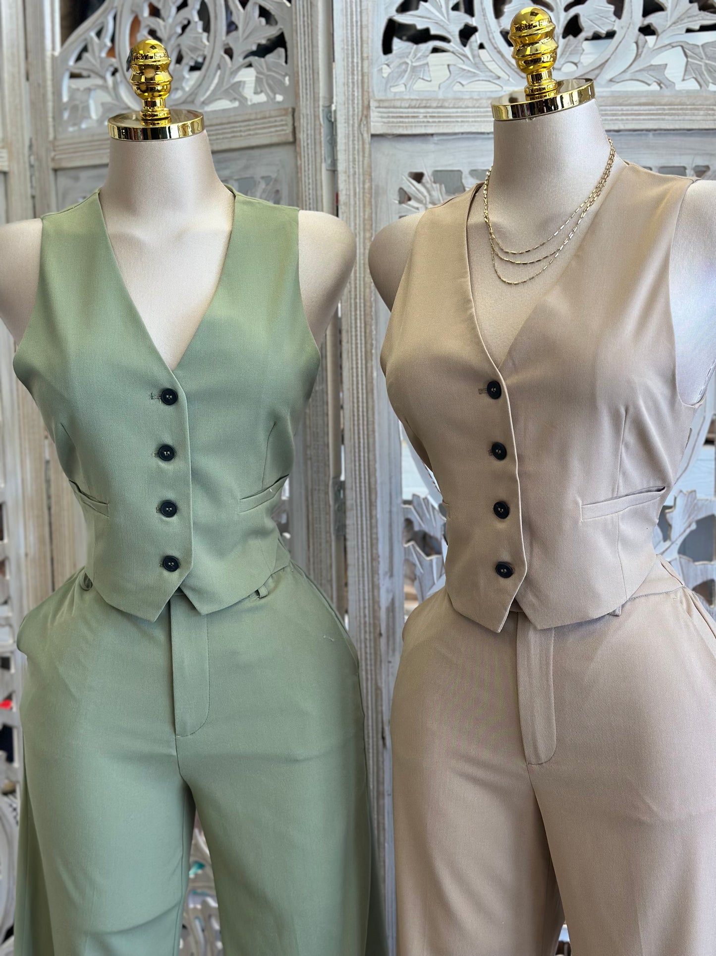 Neutral Vest and Trouser Set -No Estira, Not Stretchy