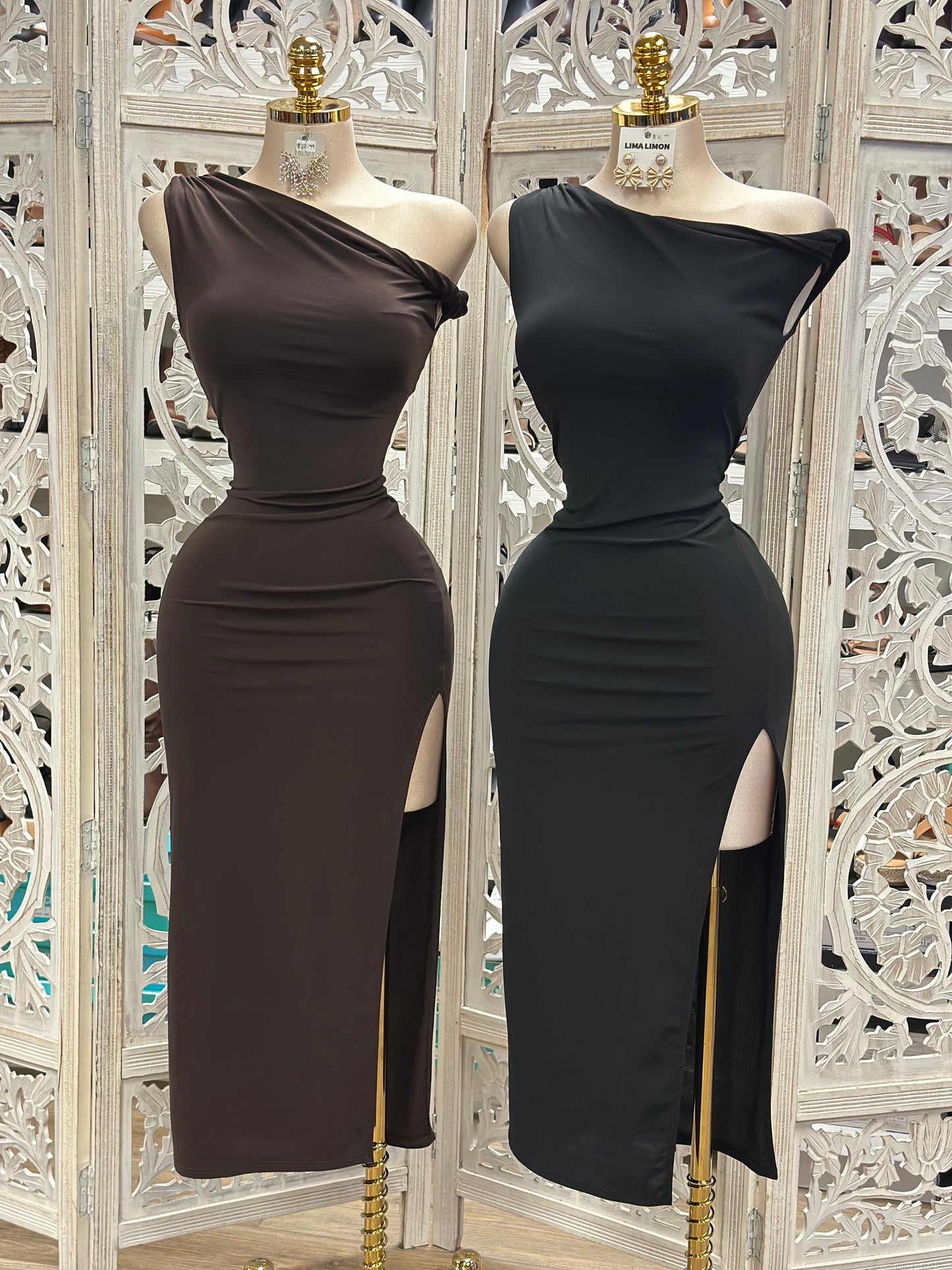 Asymmetrical Solid Slit Dress- Stretchy,Estira material delgado