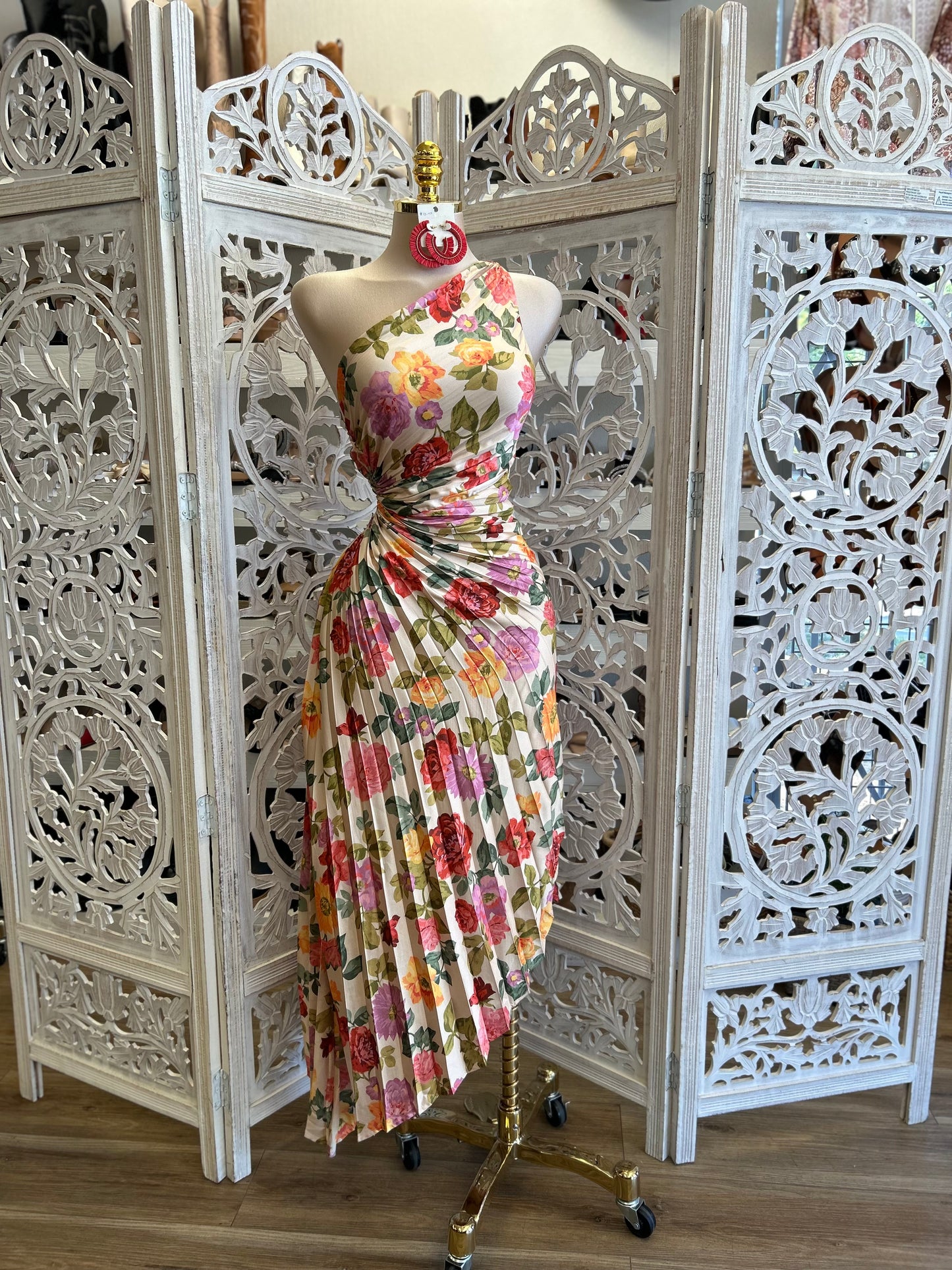 Pleated Floral One Sleeve Dress- Estira Poco, Slightly Stretchy