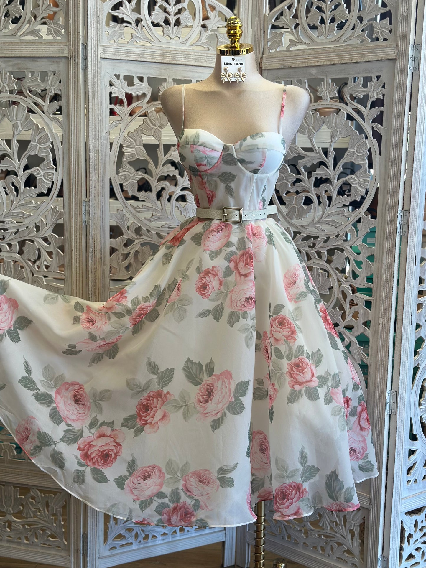 Puffy Floral Pastel Dress-No Estira, Not Stretchy.. cinto no incluido