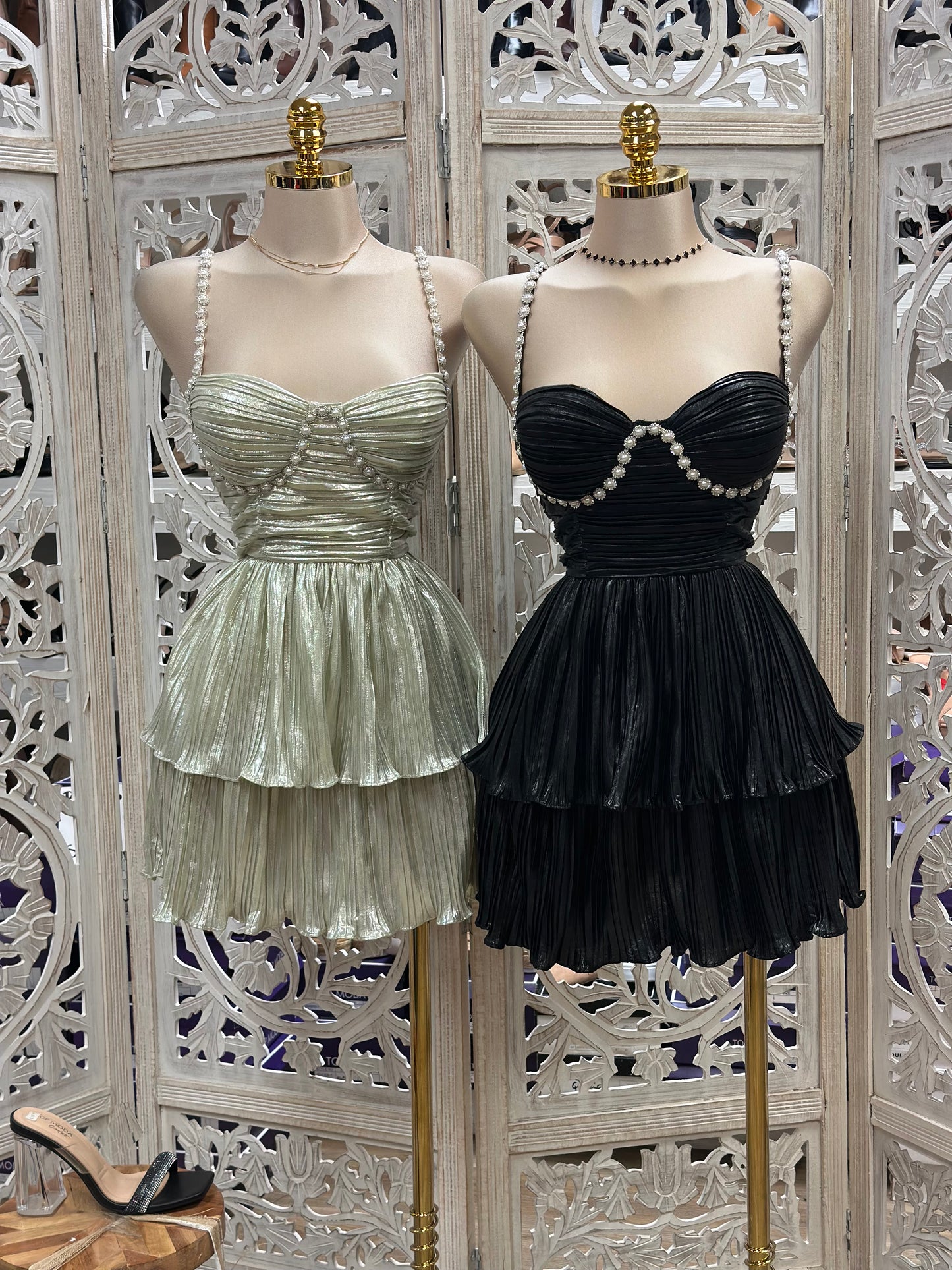 Metallic Pleated Mini Dress- Slightly Stretchy,no estira