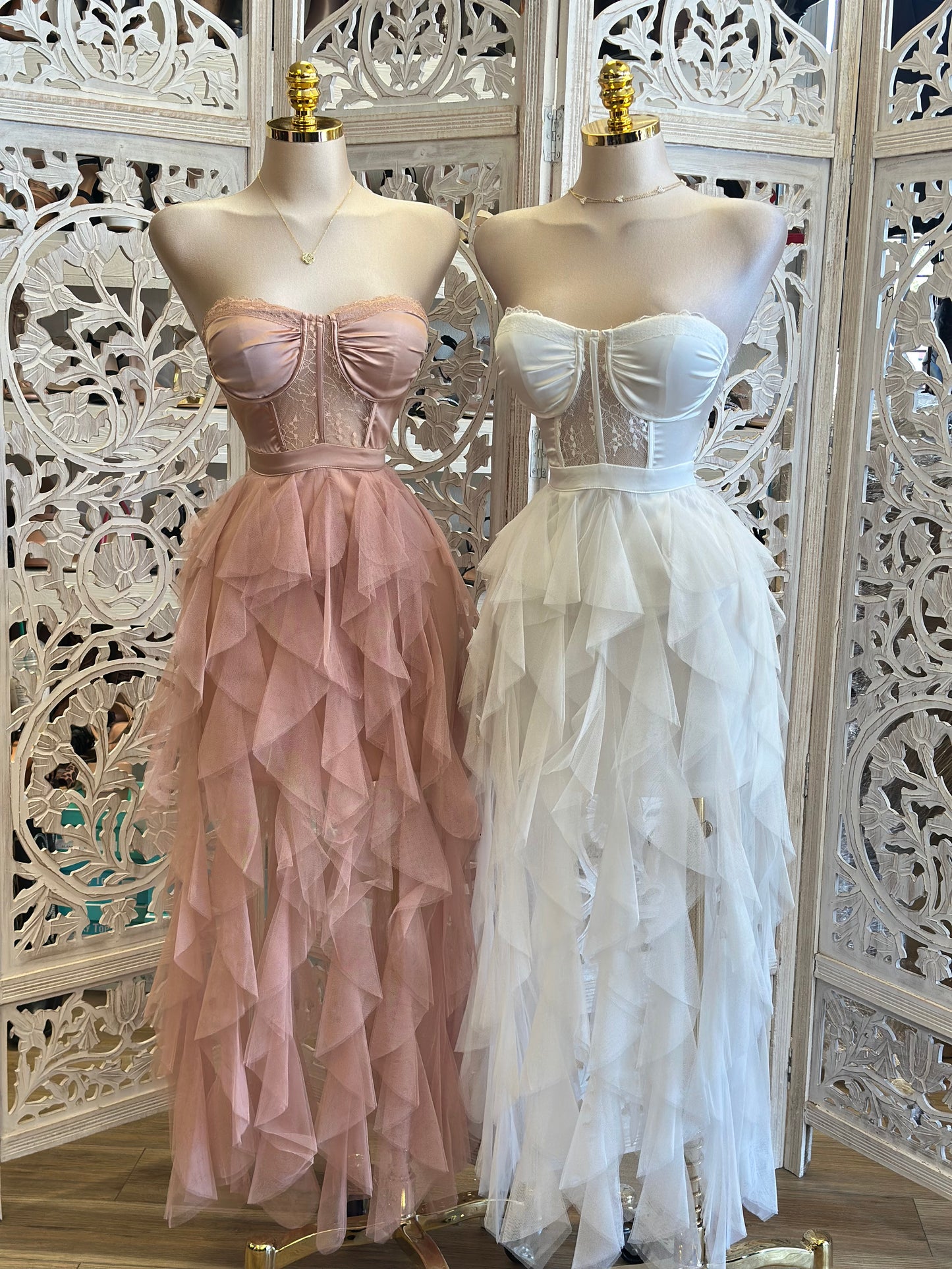 Corset Ruffle Maxi Dress - Estira Poco, Slightly Stretchy