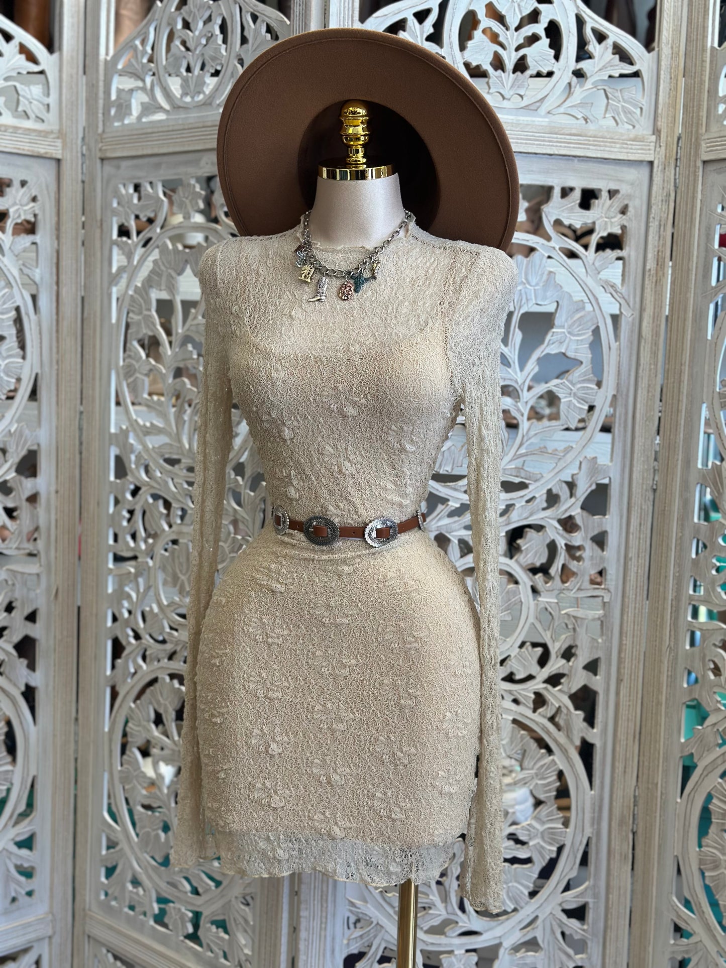 Long Sleeve Lace Mini Dress- Not Stretchy, No Estira