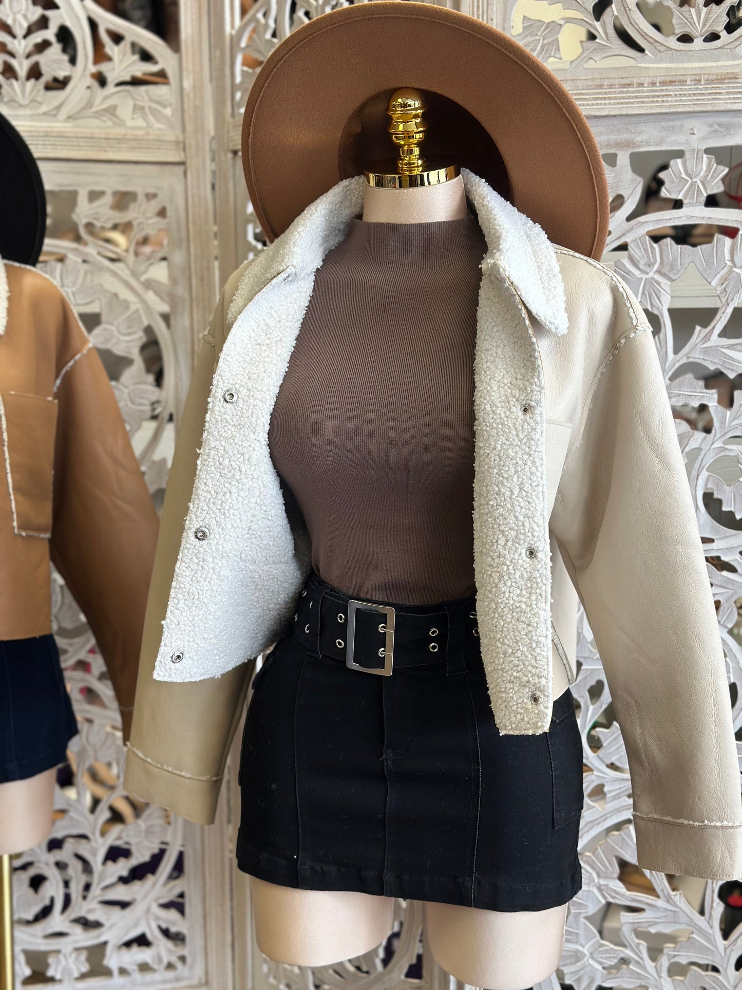 Square Pocket Sherpa Jacket- Stretchy, Estira