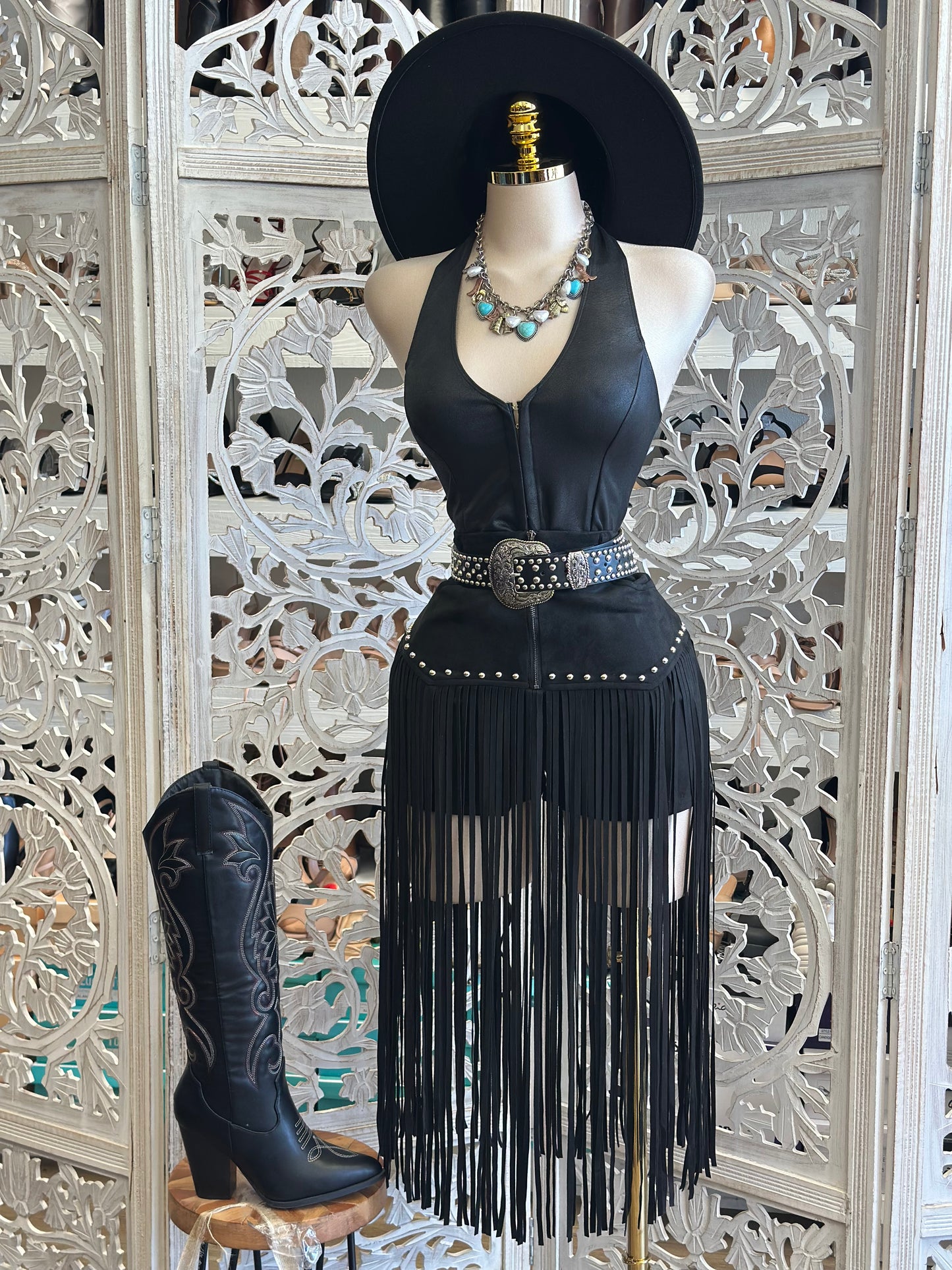Studded Suede  Fringe Skort-no stretchy pero viene a su talla
