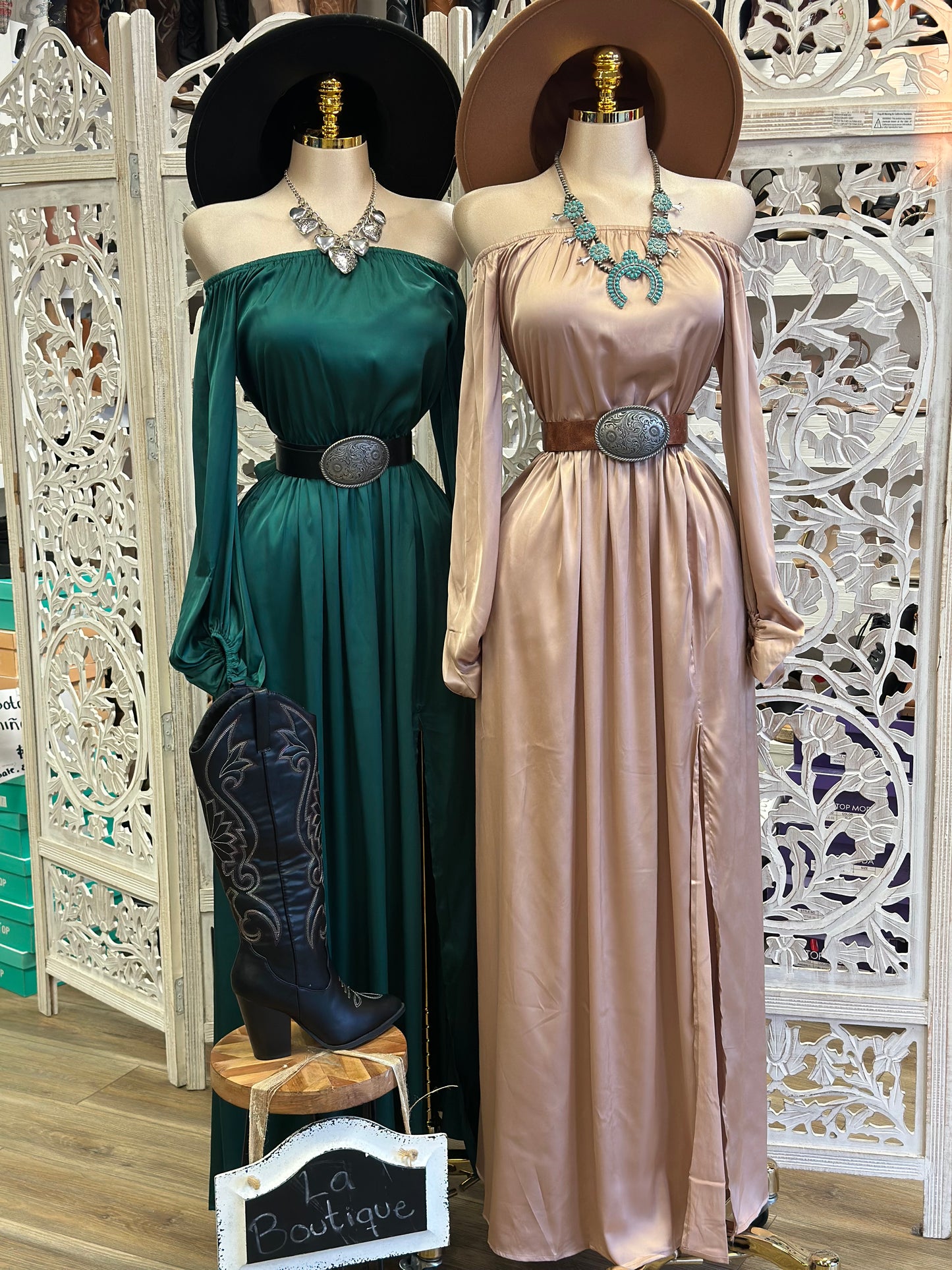 Satin Off Shoulder Maxi Dress- Stretchy from waist ,Estira de la cintura