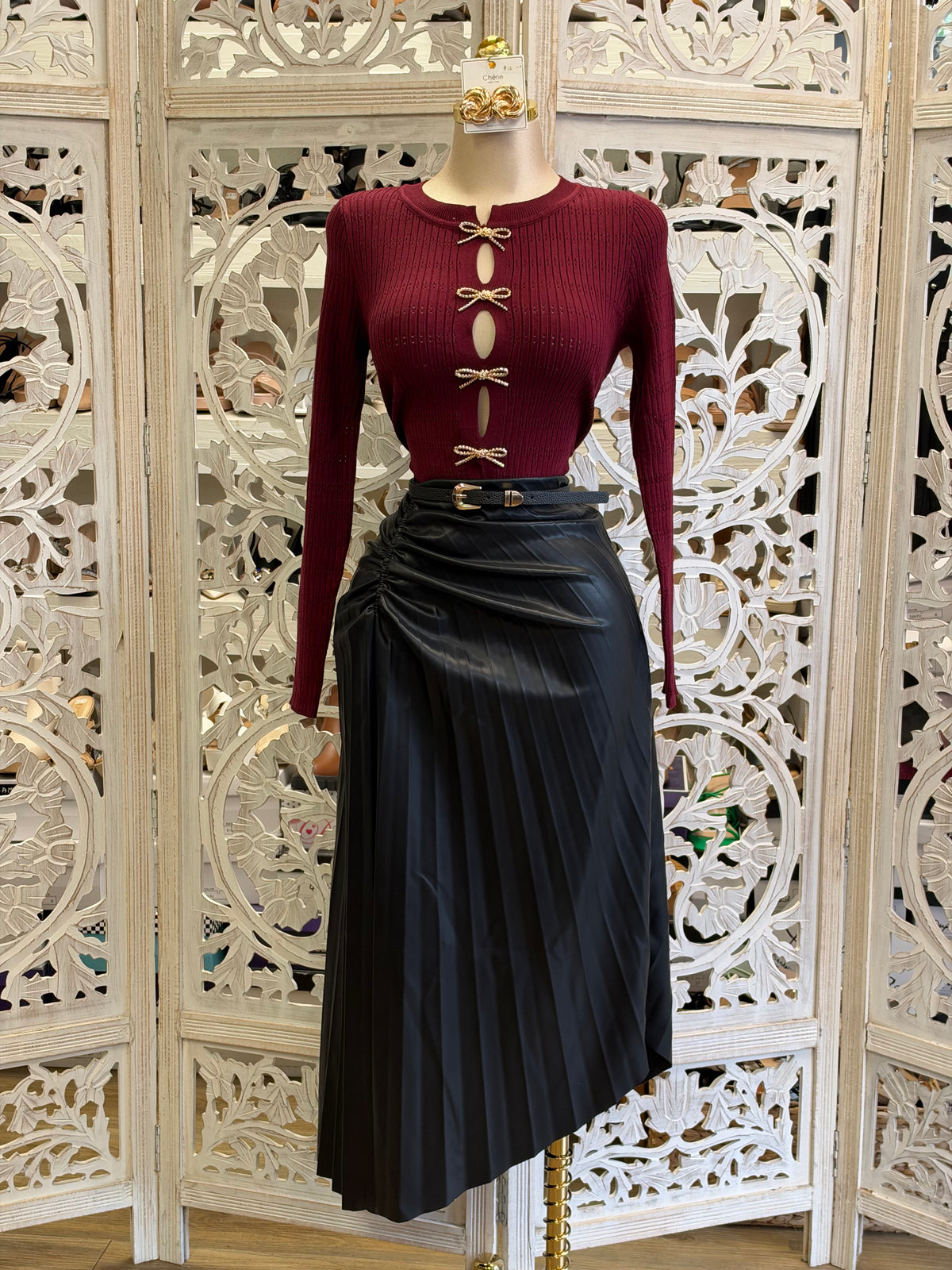 Silhouette Pleat Midi Skirt - Estira Poco, Slightly Stretchy