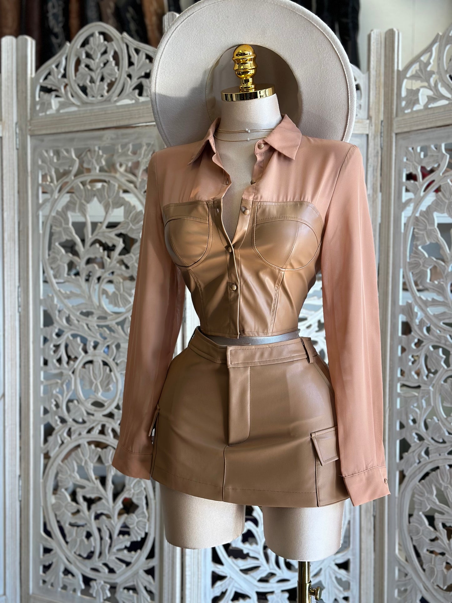 Brown Faux Leather Skort Set - Stretchy, Estira poco