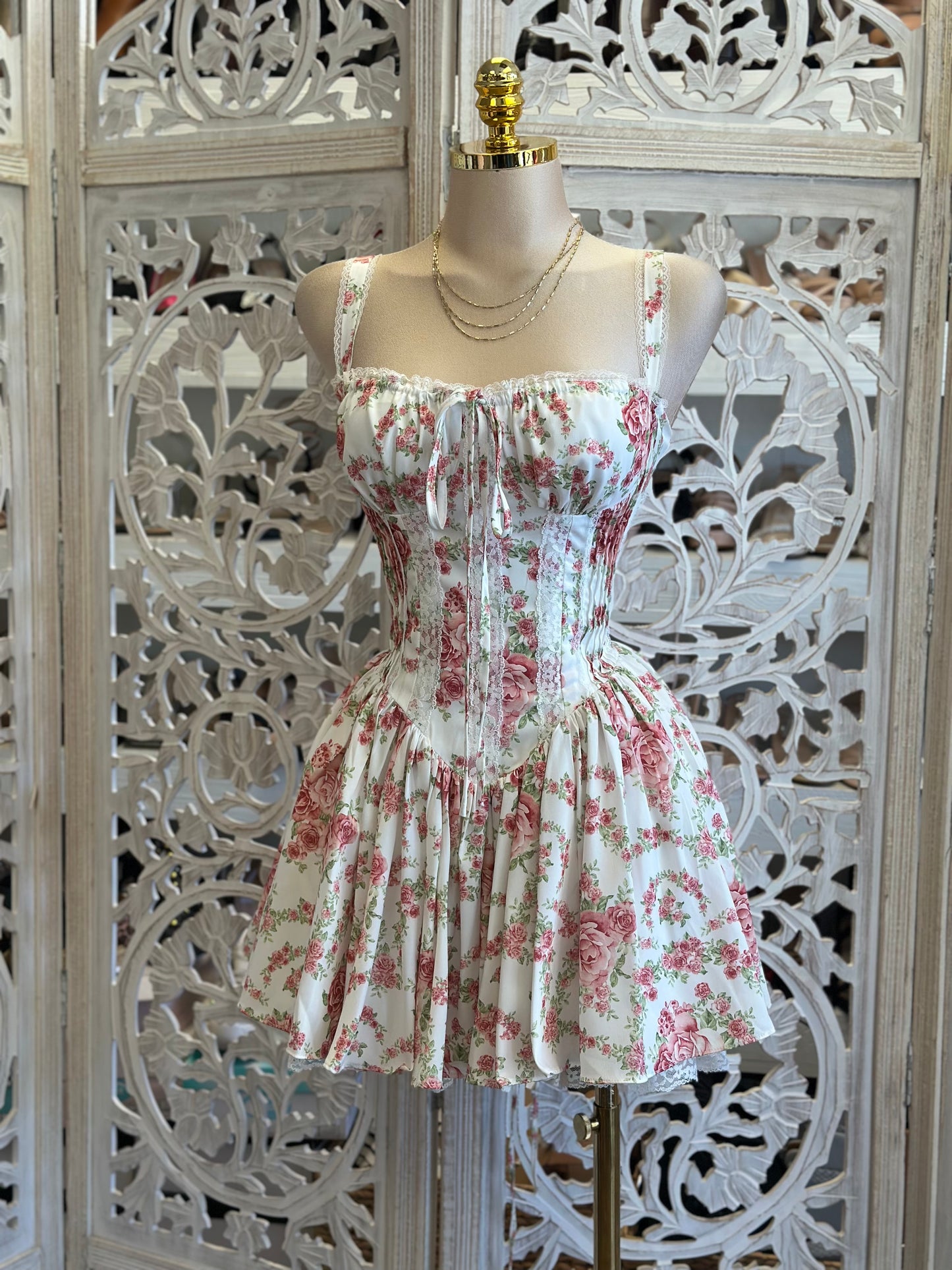 Dainty Corset Floral Lace Mini Dress - No Estira, Not Stretchy