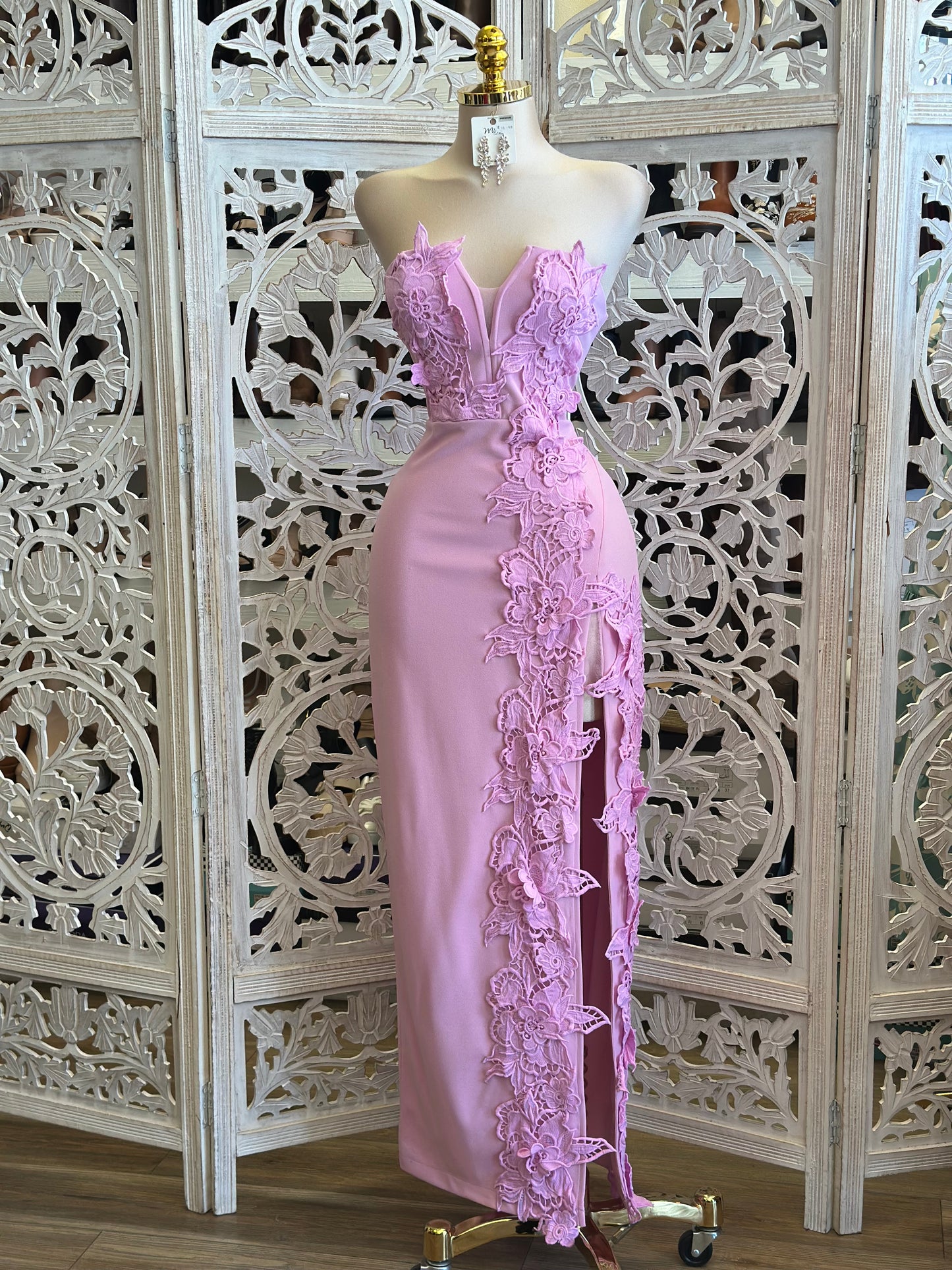 Lavender Rose Slit Lace Dress-Estira, Stretchy