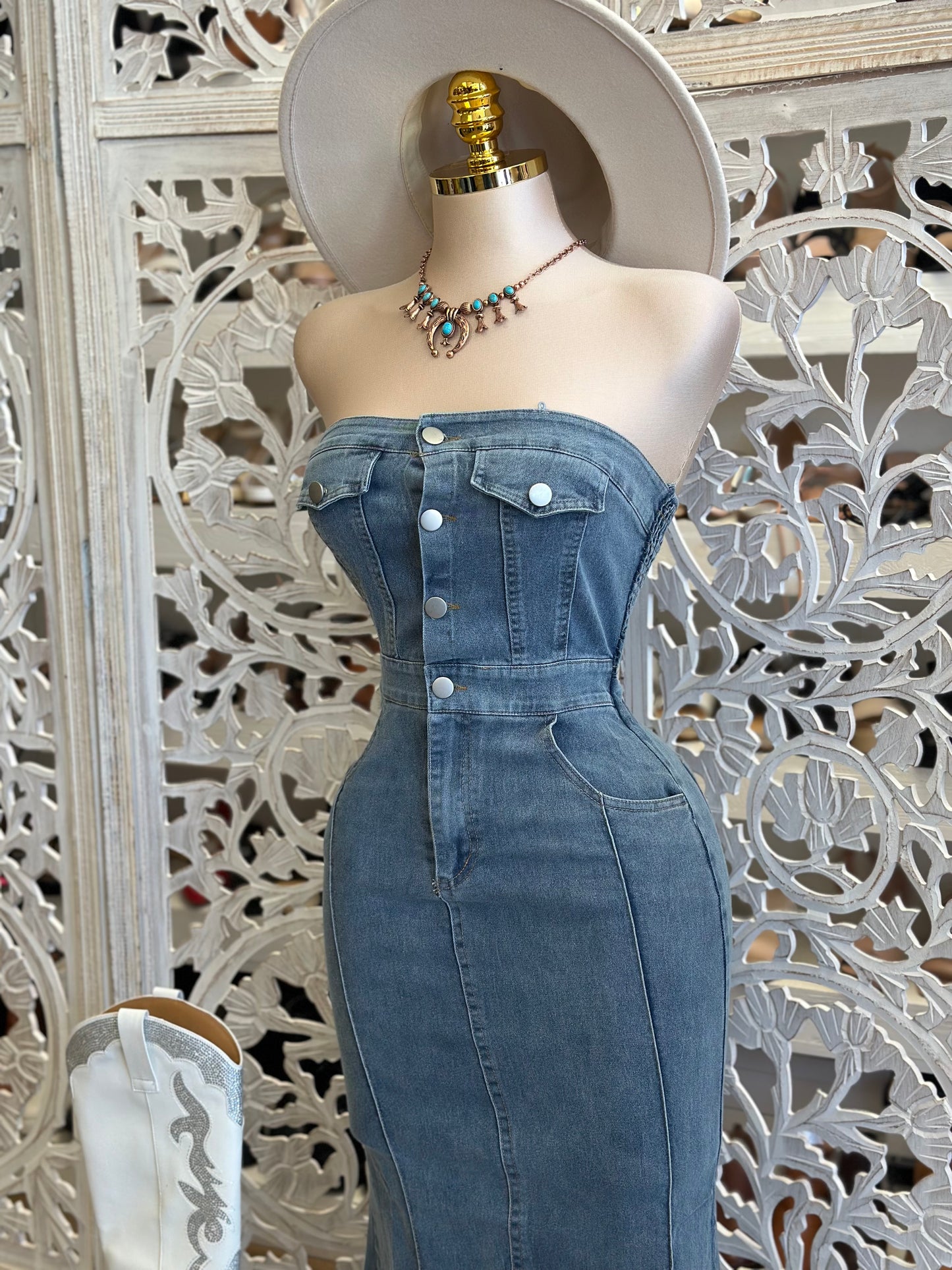Denim Button Up Midi Dress - No Estira Poco, Slightly Stretchy