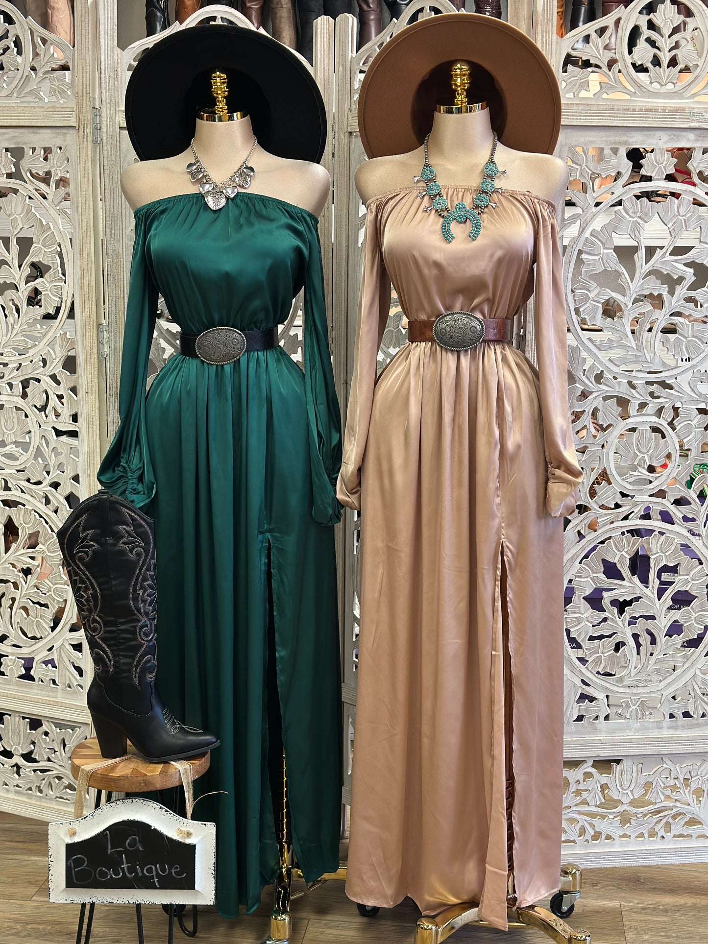 Satin Off Shoulder Maxi Dress- Stretchy from waist ,Estira de la cintura