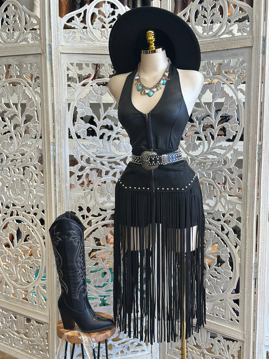 Studded Suede  Fringe Skort-no stretchy pero viene a su talla