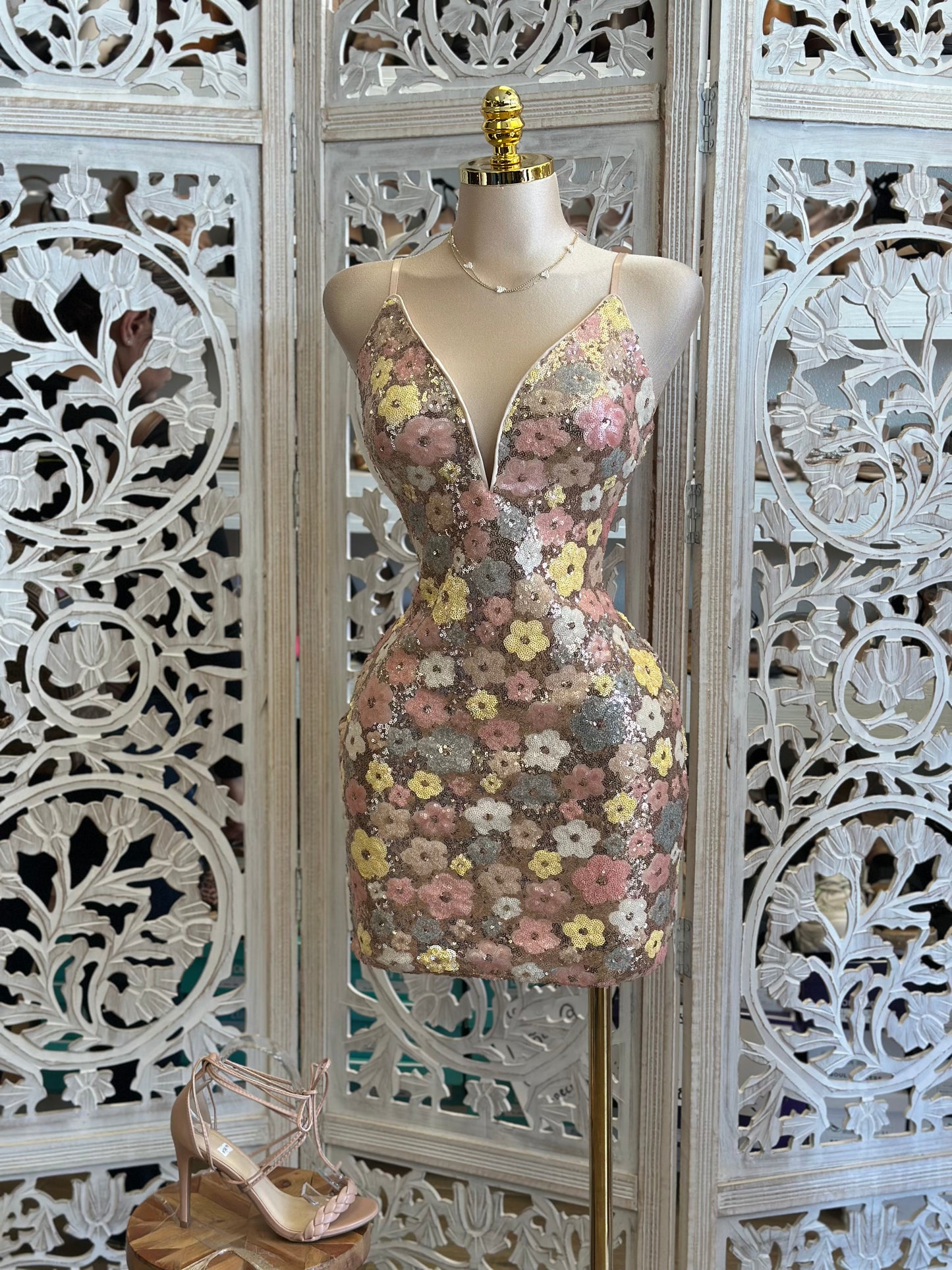 Sequin Floral Mini Dress- Not Stretchy, No Estira