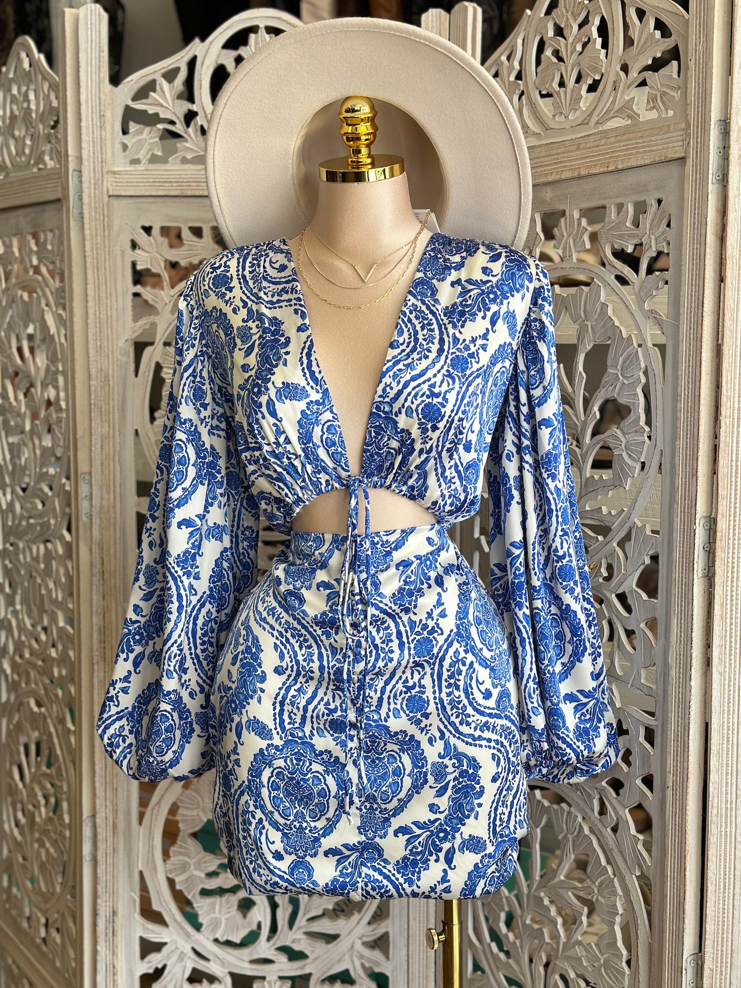 Blue Pattern Cutout Mini Dress- Not Stretchy, No Estira