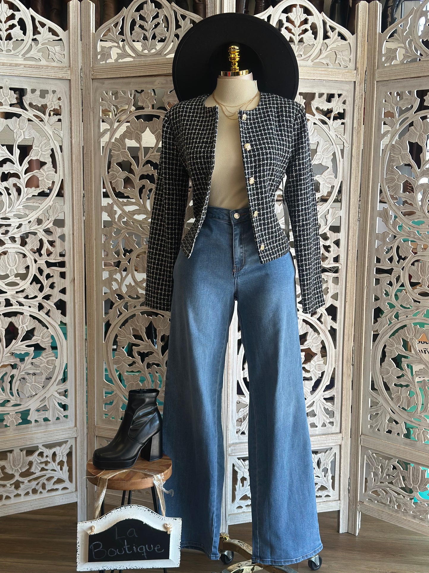 Houndstooth White and Black Pattern Blazer- No Estira, Not Stretchy
