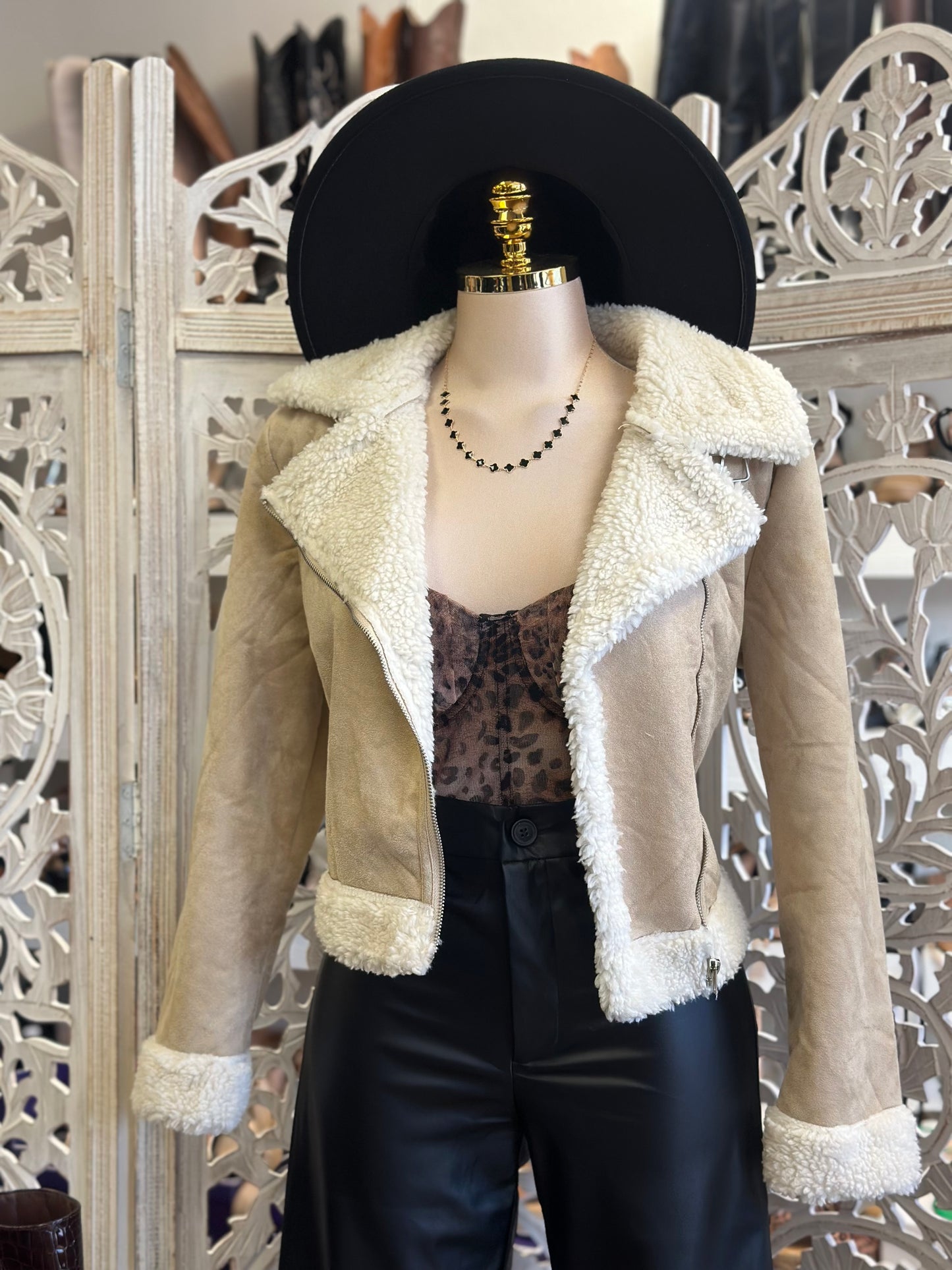 Beige Sherpa Suede Jacket- Slightly Stretchy, Estira Poco