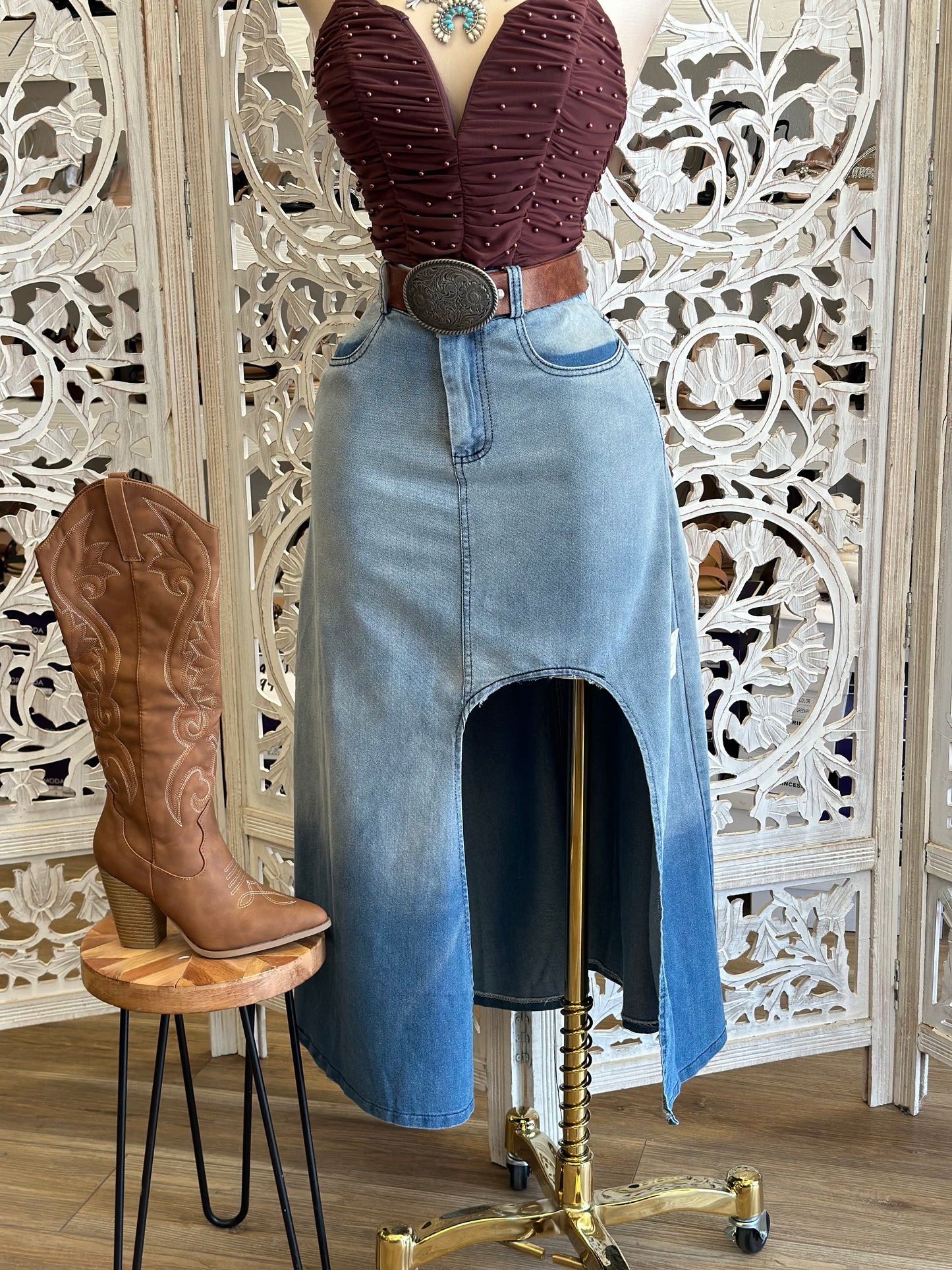 Denim Oval Slit Skirt- Estira Poco, Slightly Stretchy