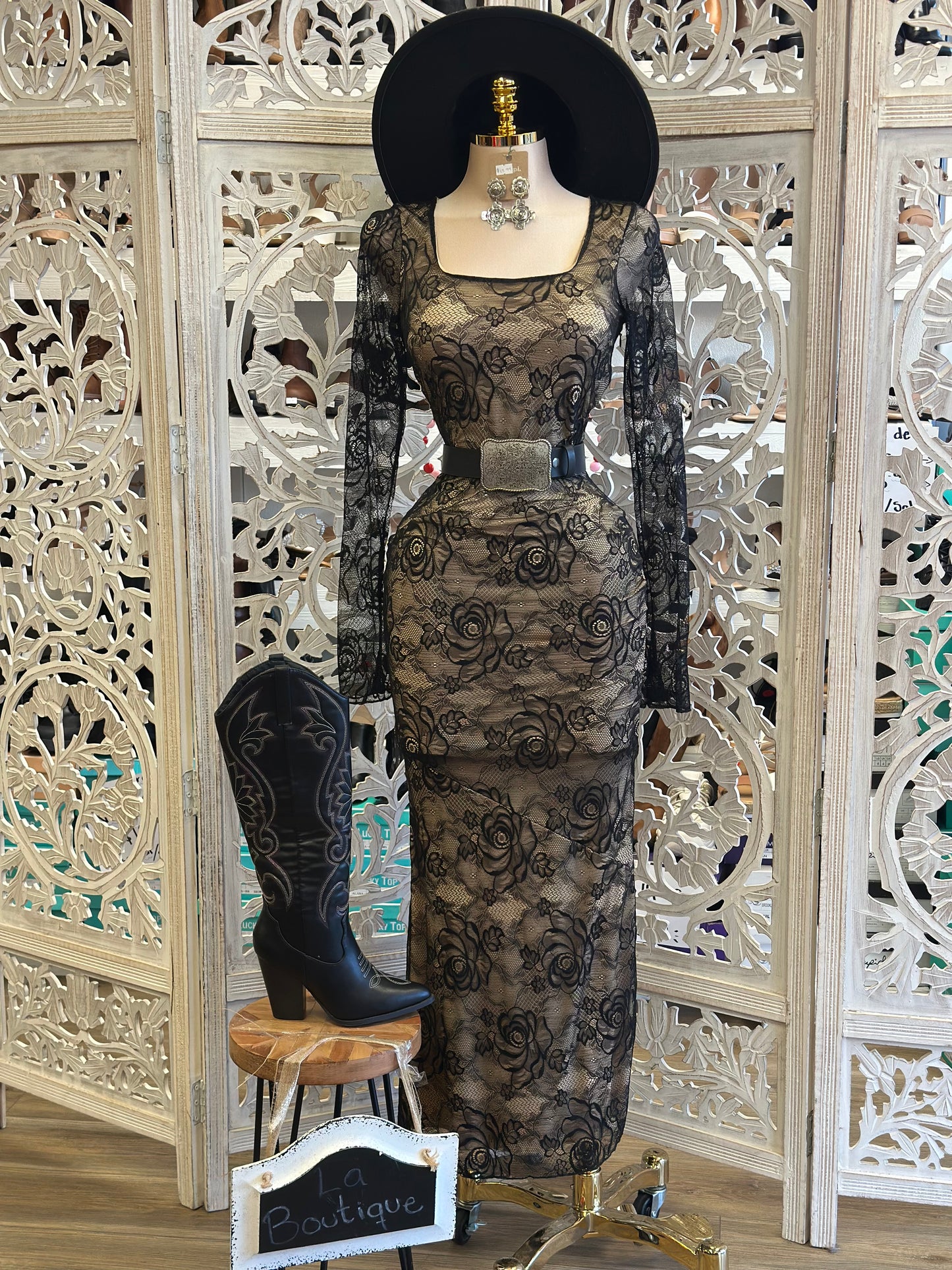 Square Neck Nude Lace Dress- Stretchy,Estira