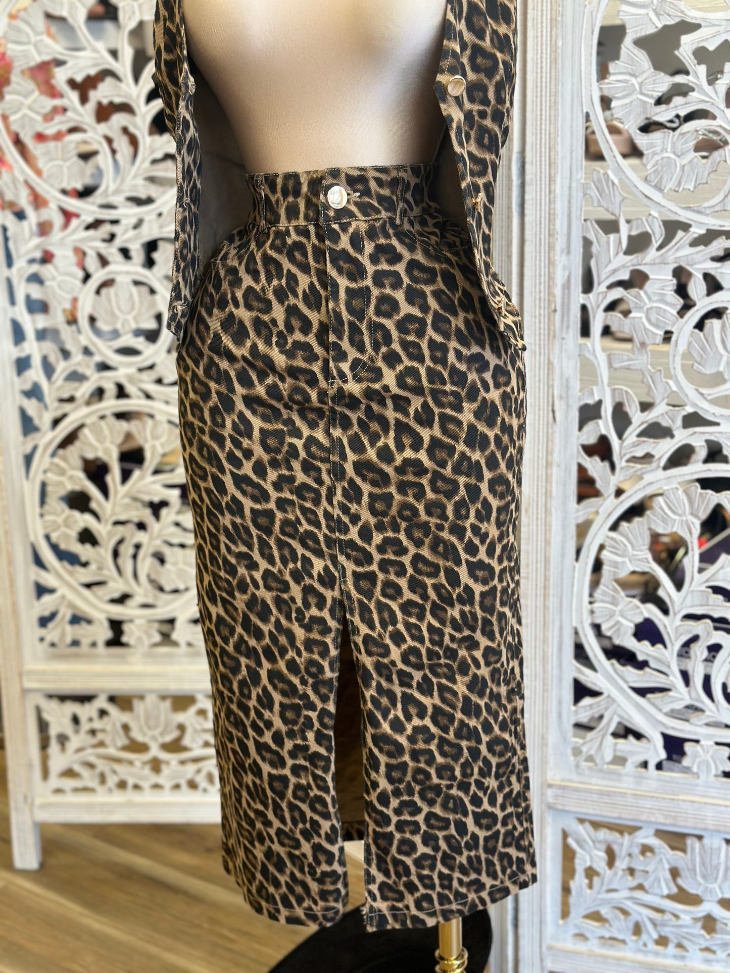 Imprinted Cheetah Vest Set- Stretchy, Estira
