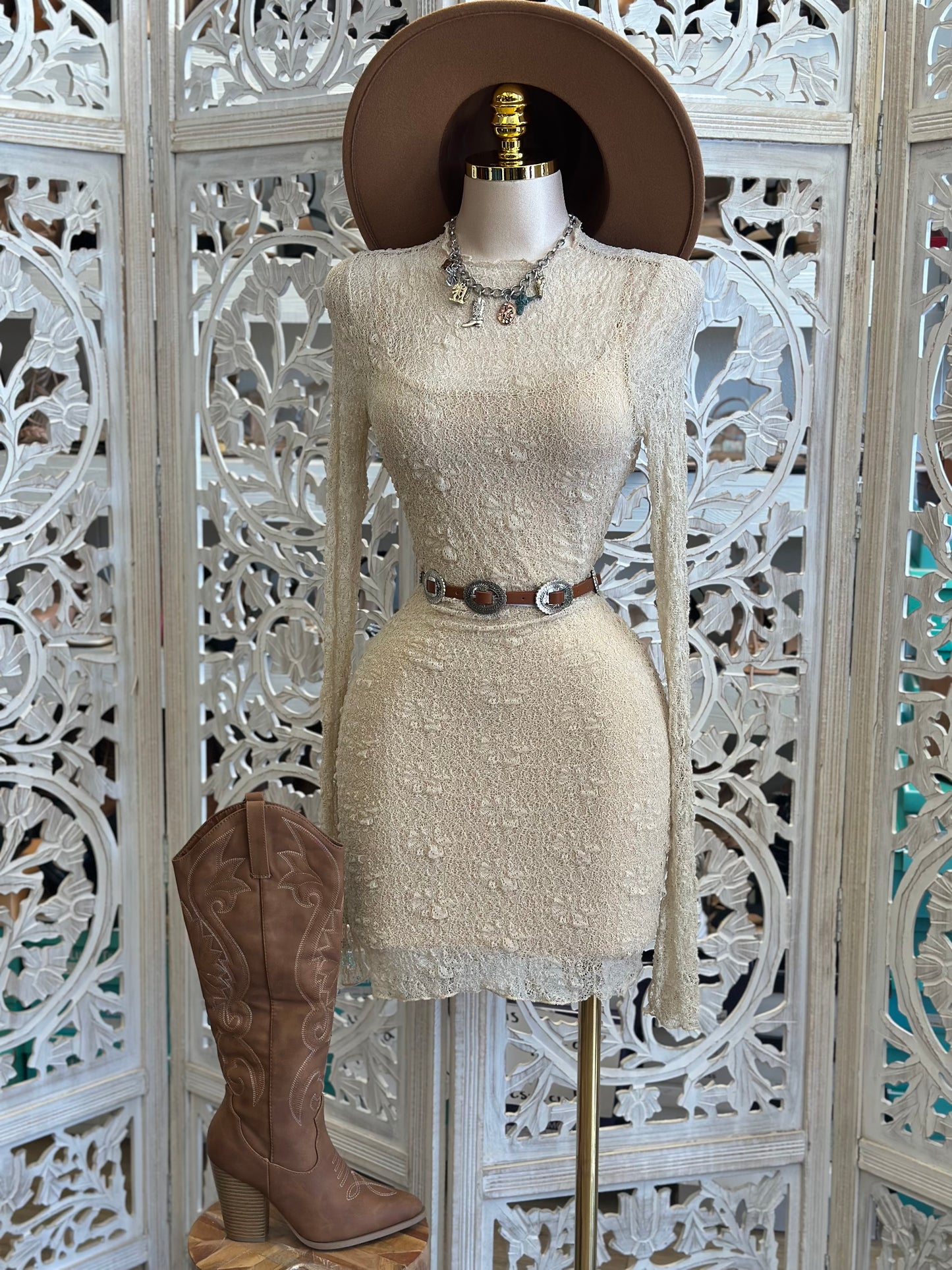 Long Sleeve Lace Mini Dress- Not Stretchy, No Estira